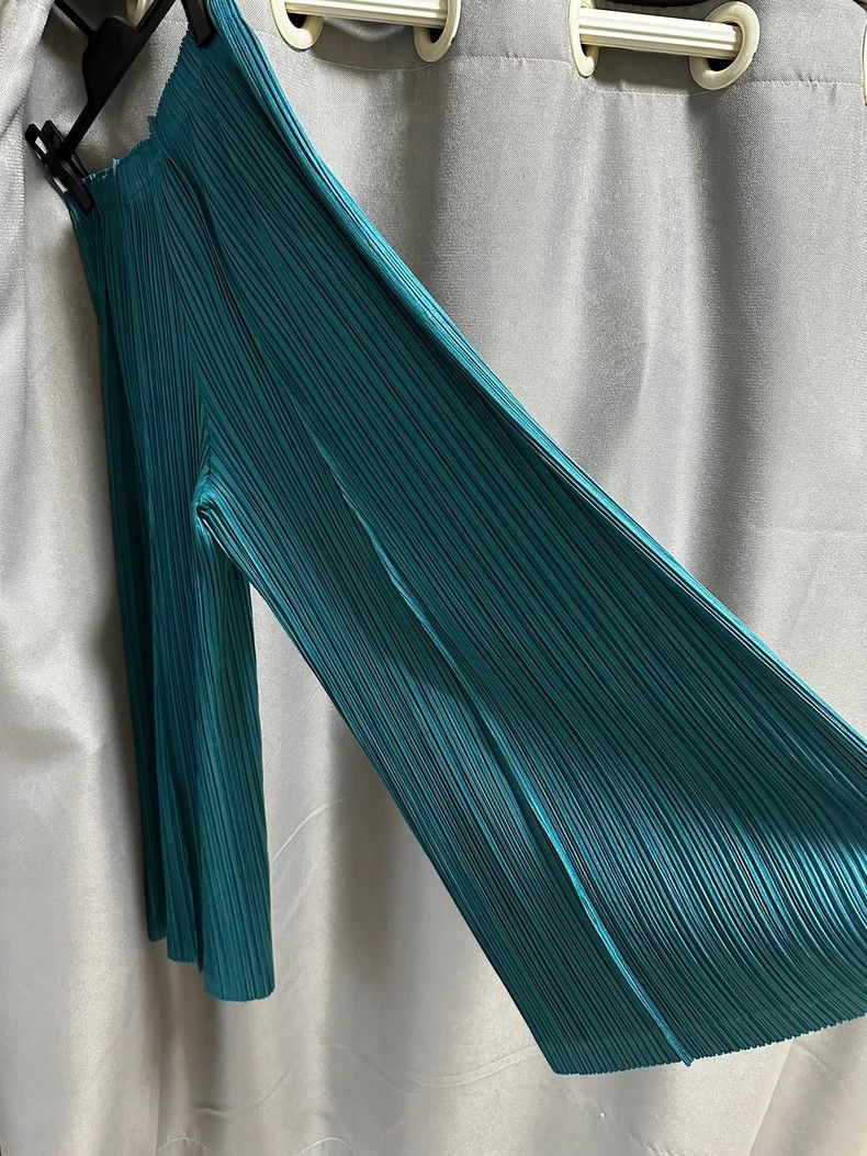 Issey Miyake Issey Miyake Green wide-leg pants Size 26" / US 2 / IT 38 - 4 Thumbnail