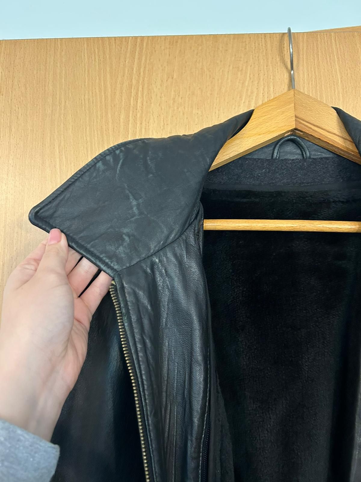 Other Classic 90s vintage mens black real leather coat Size US L / EU 52-54 / 3 - 3 Thumbnail