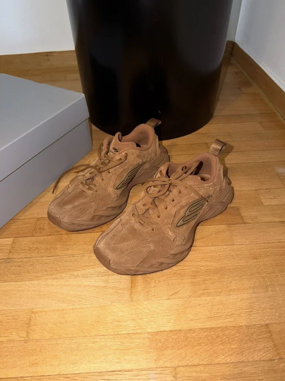 Balenciaga Balenciaga Monday sneakers, camel suede Size US 10 / IT 40 - 9 Thumbnail