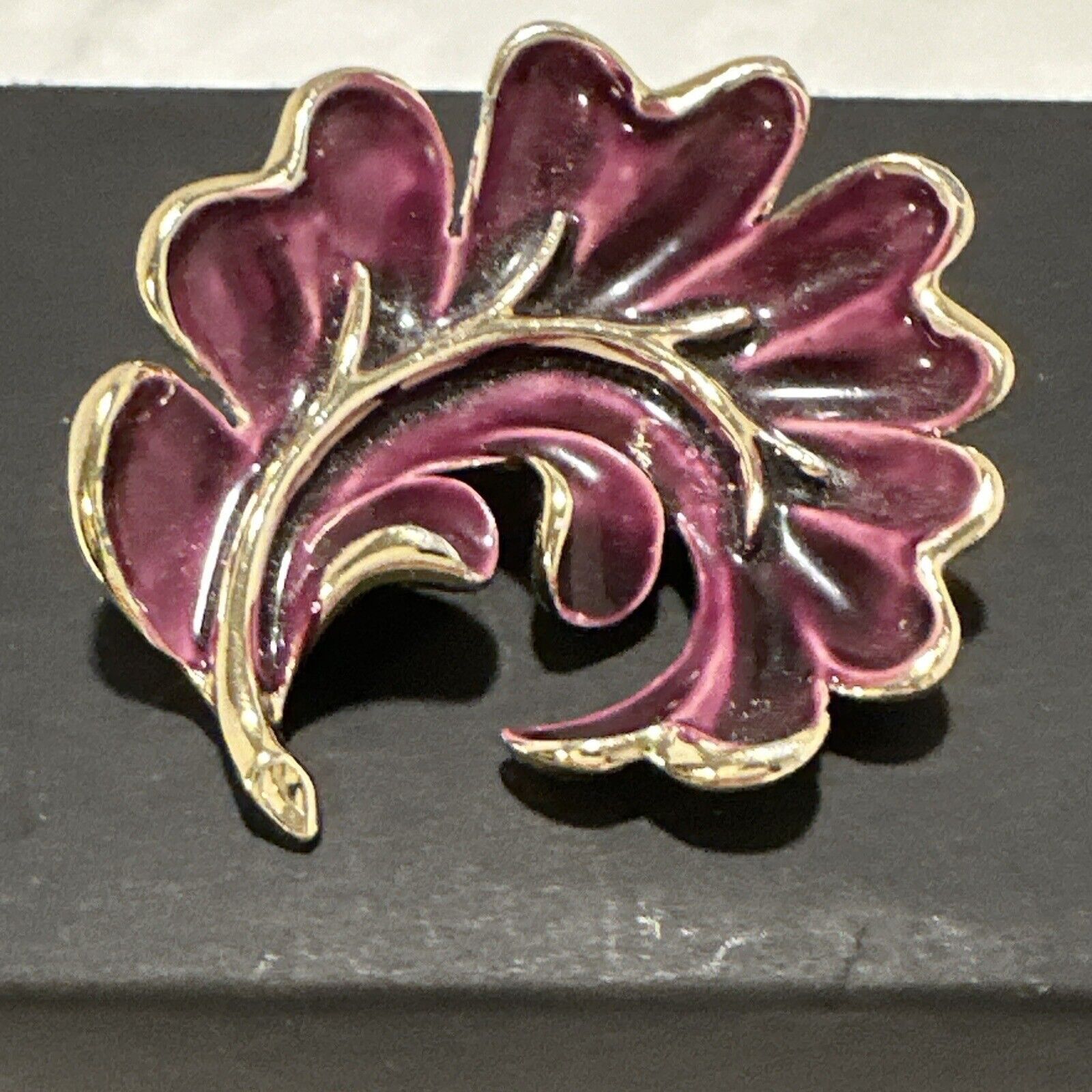 Other VTG Purple Enamel Leaf Fern Brooch Autumn Fall Gold Pin Size ONE SIZE - 8 Thumbnail