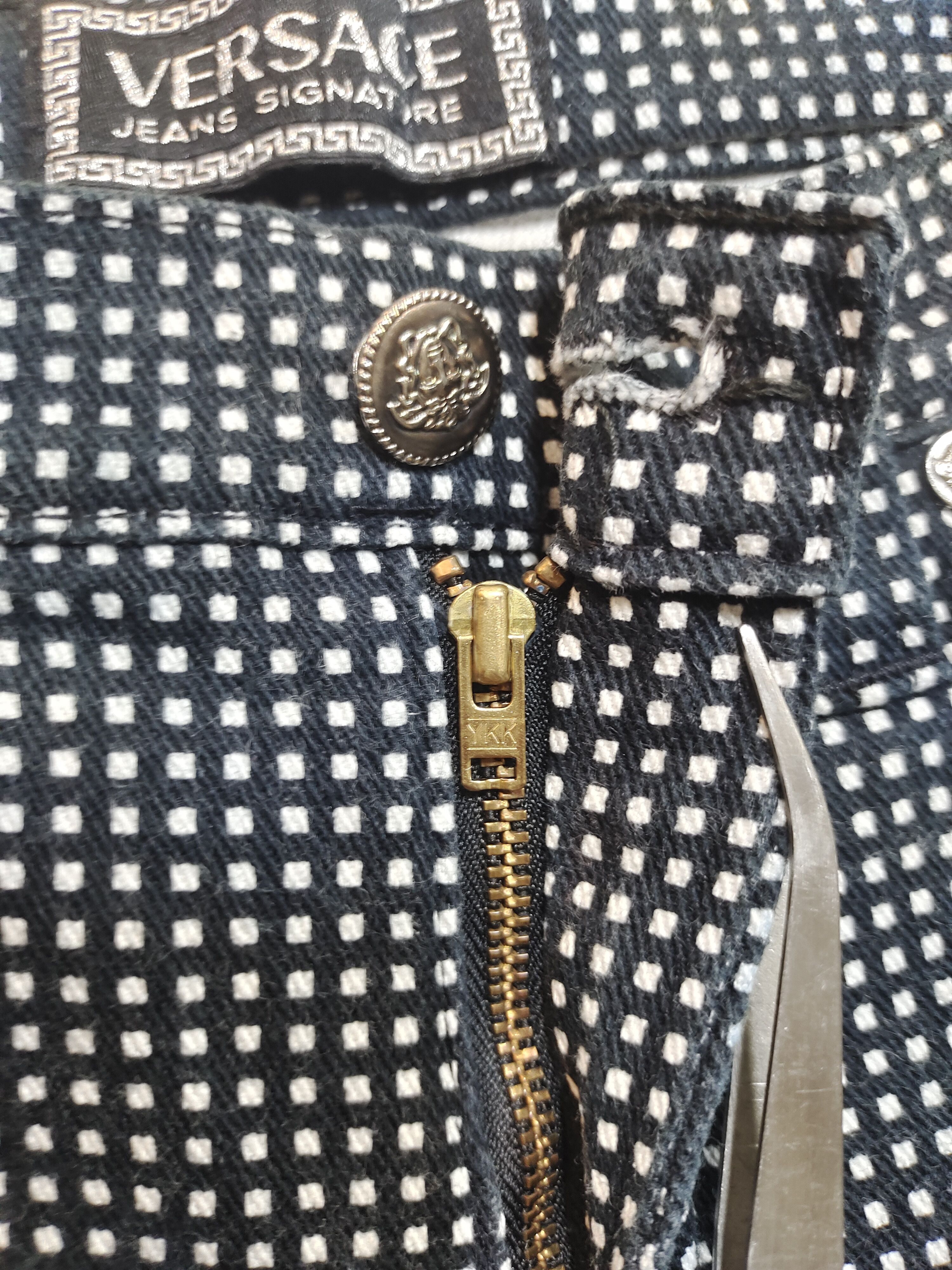 Versace VERSACE JEAN SIGNATURE BLACK AND WHITE MADE IN ITALY Size US 30 / EU 46 - 7 Thumbnail