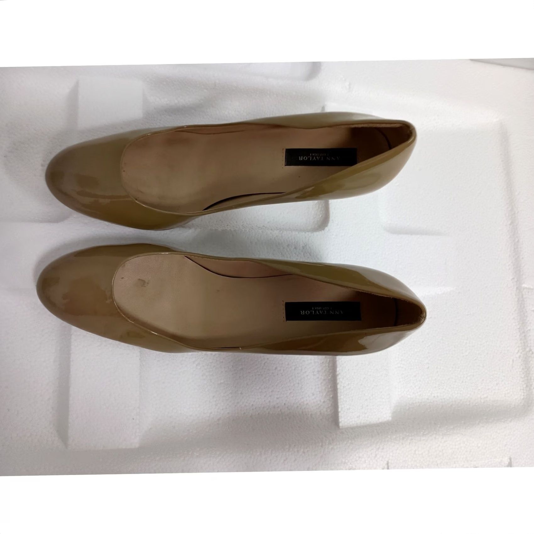 Ann Taylor Ann Taylor Pumps Womens 8.5 Tan Patent Leather Round Toe Stiletto Heels Classic Pump Size US 9 / IT 39 - 3 Thumbnail