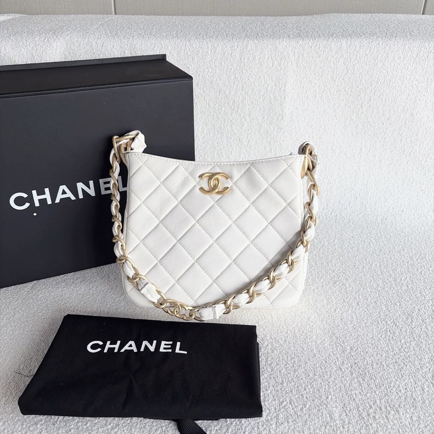Chanel Pre-loved Bag Very good condition Size ONE SIZE - 1 Thumbnail