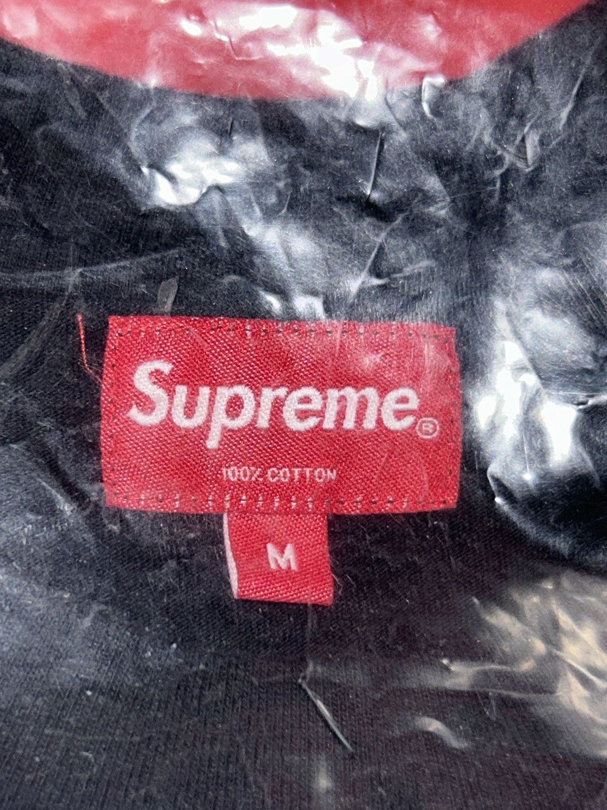 Supreme Supreme Needlepoint Patch L/S Top SS19 size Medium BRAND NEW Size US M / EU 48-50 / 2 - 3 Thumbnail