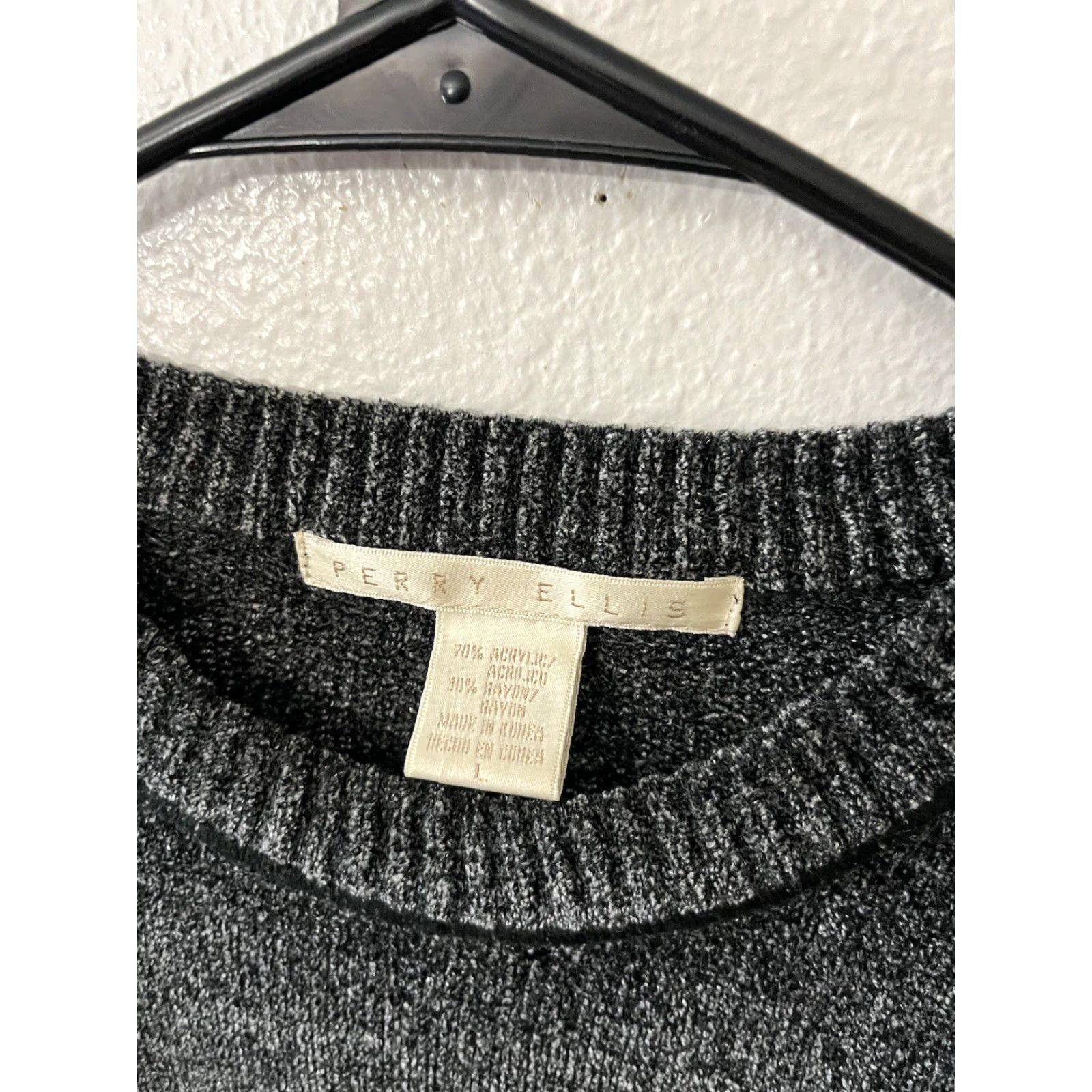Perry Ellis Perry Ellis Gray Long Sleeve Crew Neck Pullover Sweater Shirt L Acrylic Rayon Men *Note: Original structure with brand, color, size, etc.* Size US L / EU 52-54 / 3 - 2 Thumbnail