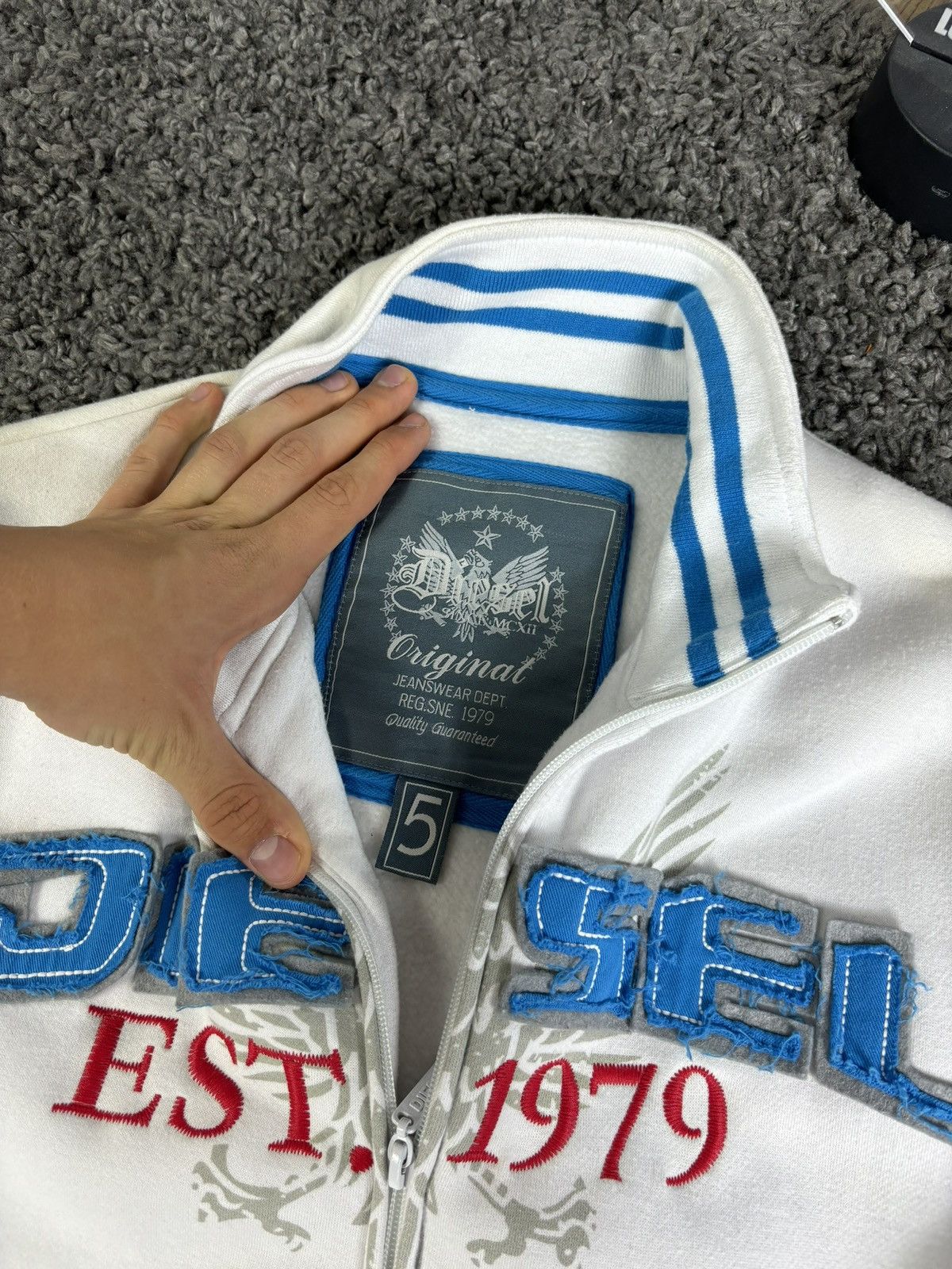 Diesel × Japanese Brand Vintage Y2K Diesel Zip Distressed Big Logo White Size US M / EU 48-50 / 2 - 11 Thumbnail