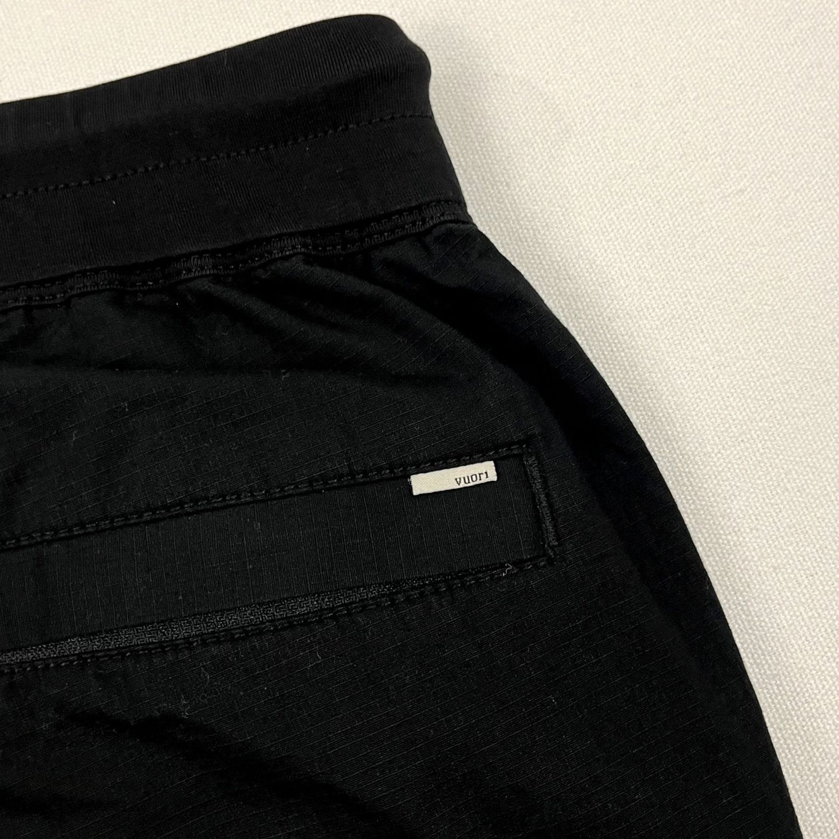 Vuori Vuori Jogger Pants Mens L Black 30" Inseam 30" Tapered Active Comfort Ripstop Traveler Organic Fabric Comfort Pocket Zipper Button Size US 33 - 7 Thumbnail