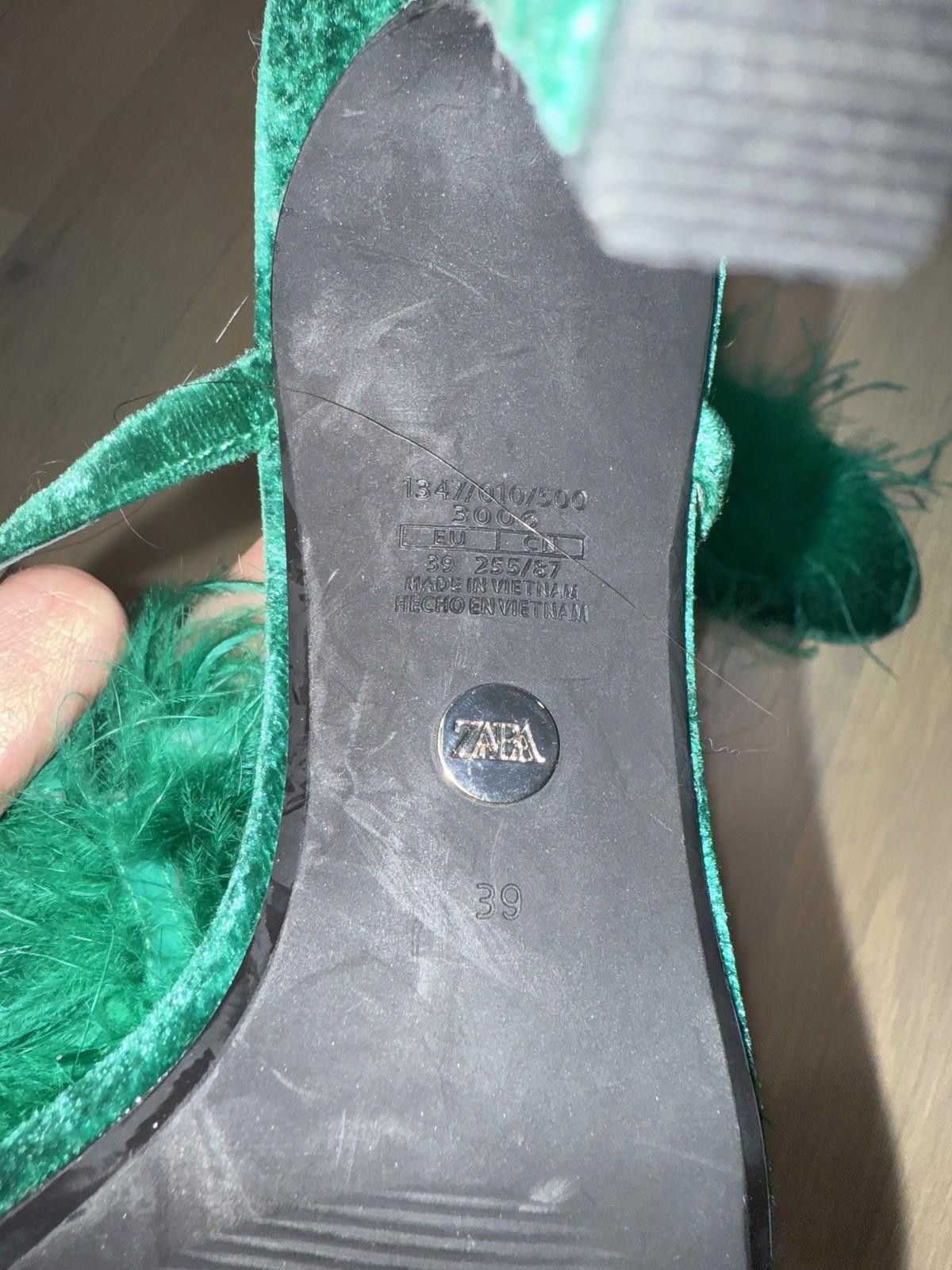 Zara NWOT ZARA Feathered Green Velvet Heeled slides sz 39 Size US 8 / IT 38 - 6 Thumbnail