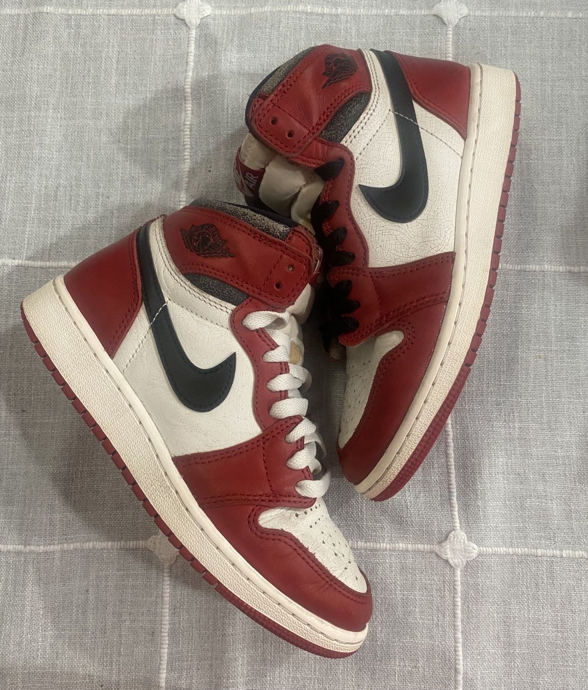 Jordan Brand Air Jordan 1 Retro High OG Chicago Lost and Found GS Size US 6.5 / IT 36.5 - 1 Thumbnail