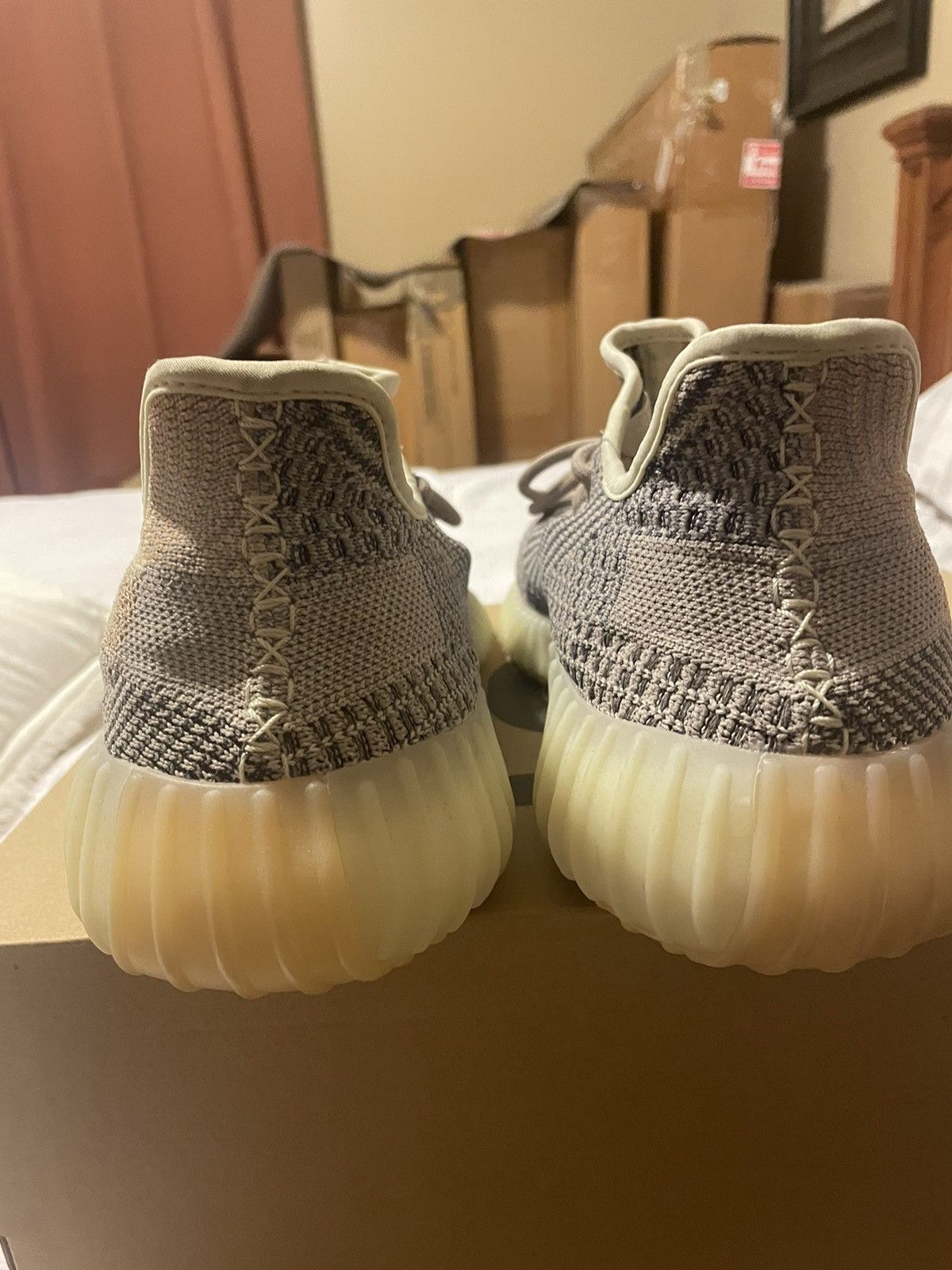 Adidas Yeezy Boost 350 V2 Ash Pearl Size US 11 / EU 44 - 2 Thumbnail
