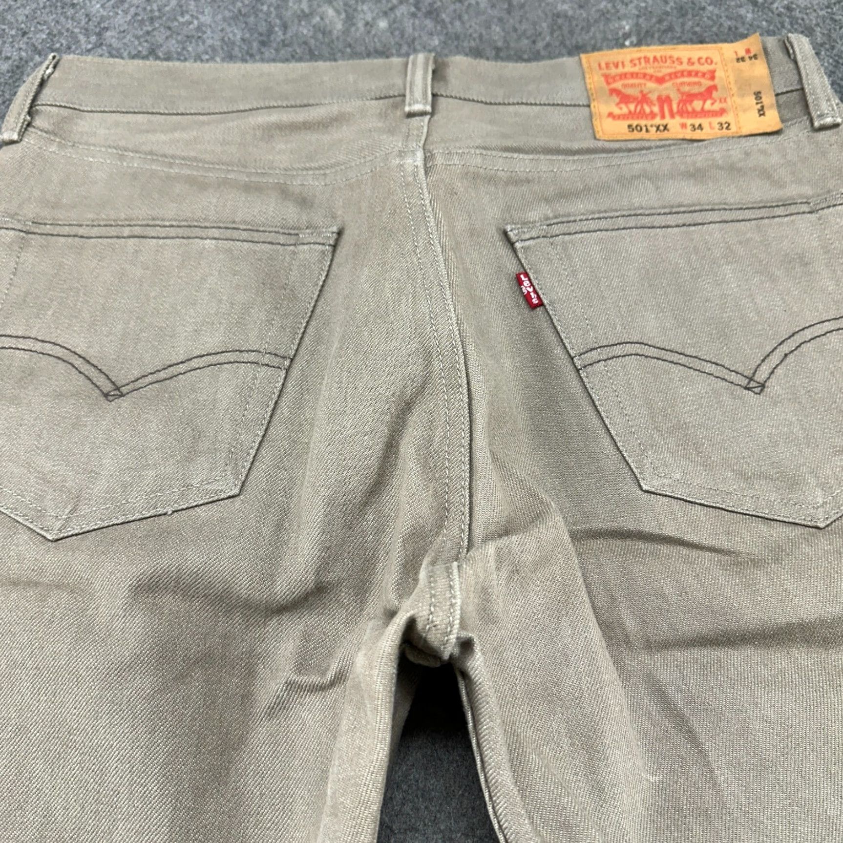 Levi's VINTAGE Levi's 501 Jeans Mens Regular Beige Light Wash Denim Straight Leg 34x32 MENS Regular Size US 34 / EU 50 - 6 Thumbnail