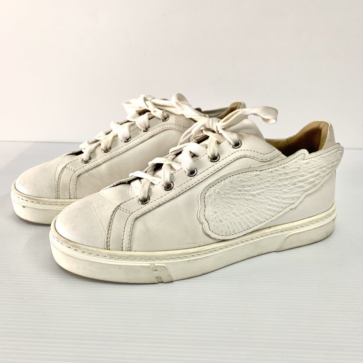 Hermes HERMES WHITE PEGASE SNEAKERS Pre-Owned Shoes Size US 6.5 / EU 39-40 - 1 Thumbnail