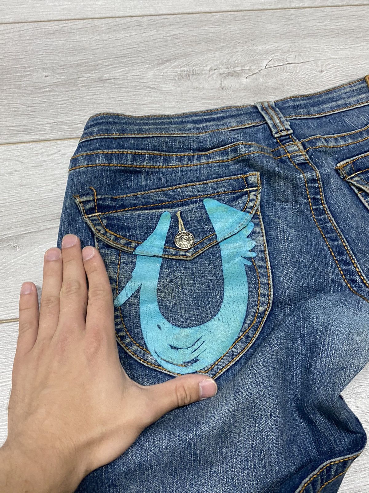 True Religion True Religion vintage horse shoe big logo stitched jeans Size US 30 / EU 46 - 9 Thumbnail