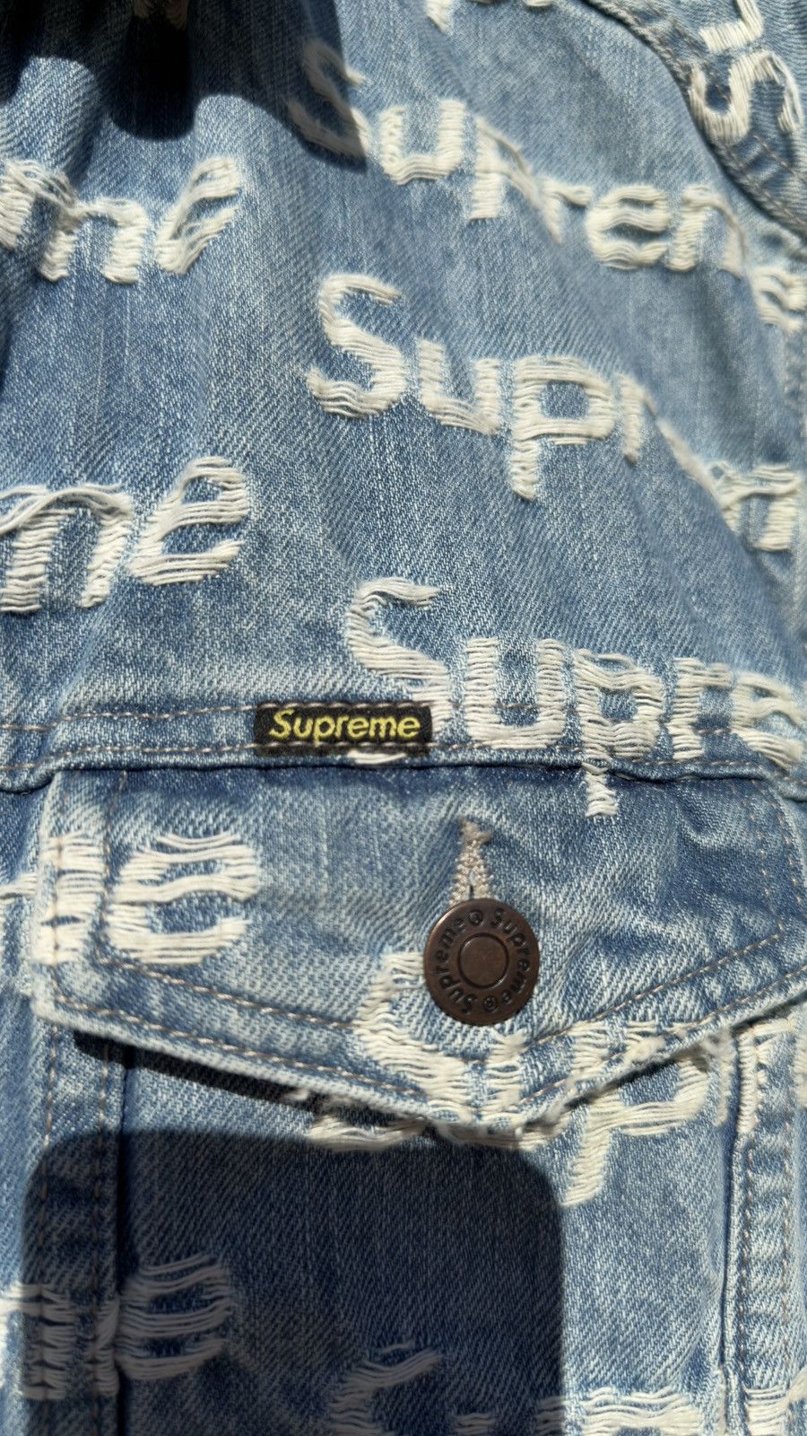 Supreme Supreme Frayed Logos Denim Trucker Jacket Size US S / EU 44-46 / 1 - 8 Thumbnail