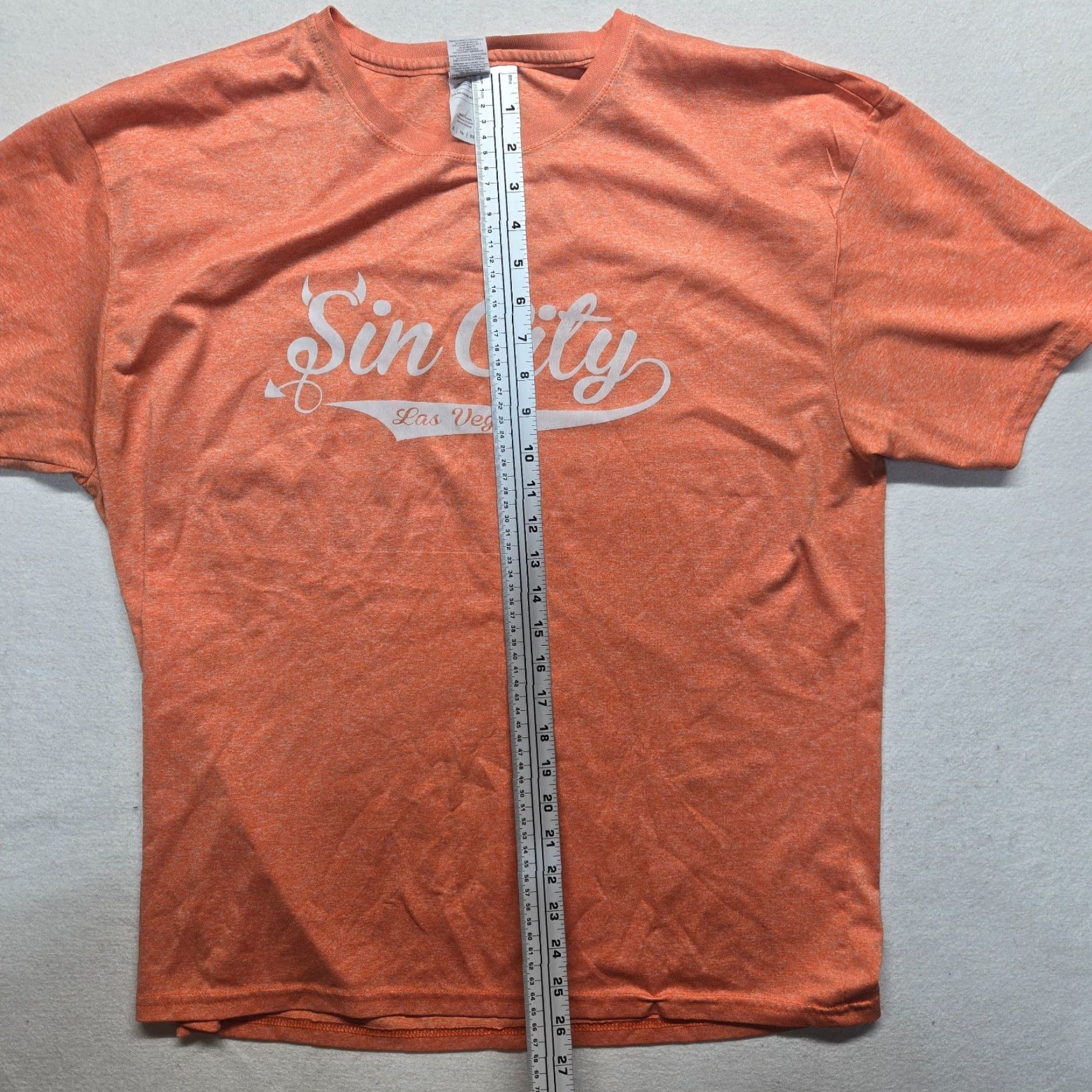 Gildan VINTAGE Shirt Las Vegas Sin City T-Shirt Adult XL Orange Graphic 90s Mens Size US XL / EU 56 / 4 - 6 Thumbnail