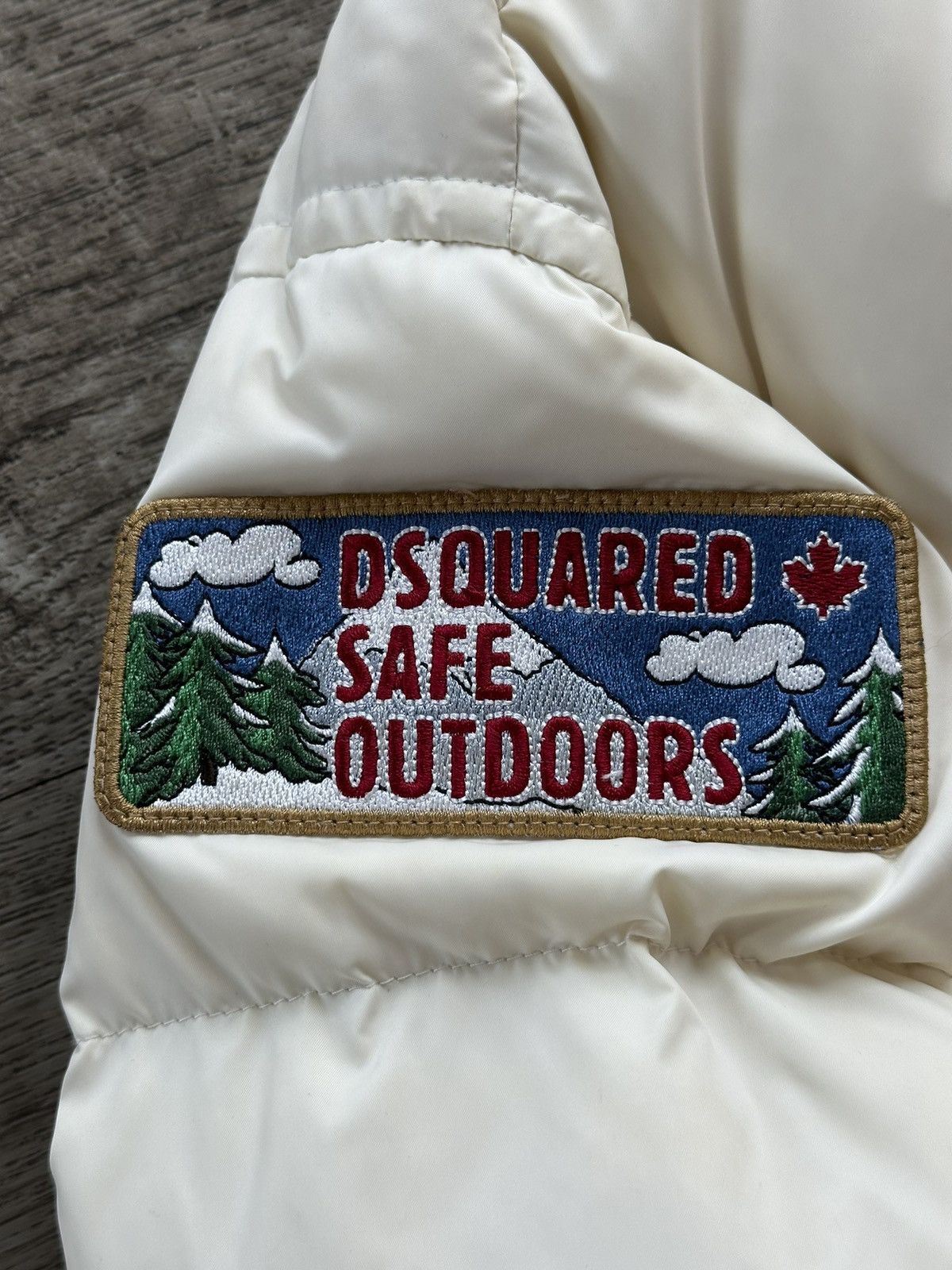 Dsquared2 🚨 “Safe Outdoors” Motherfluff Down Bomber - FW2004 Size US L / EU 52-54 / 3 - 4 Thumbnail