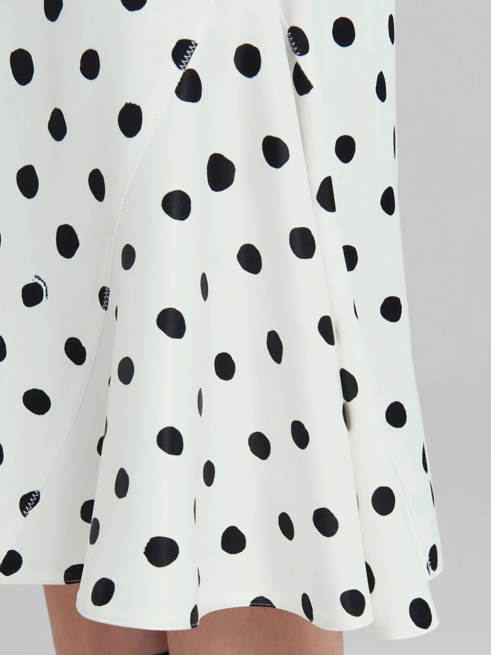 Marni o1w1db10824 Polka Dots Midi Skirt in White Black Size 32" / US 10 / IT 46 - 3 Thumbnail