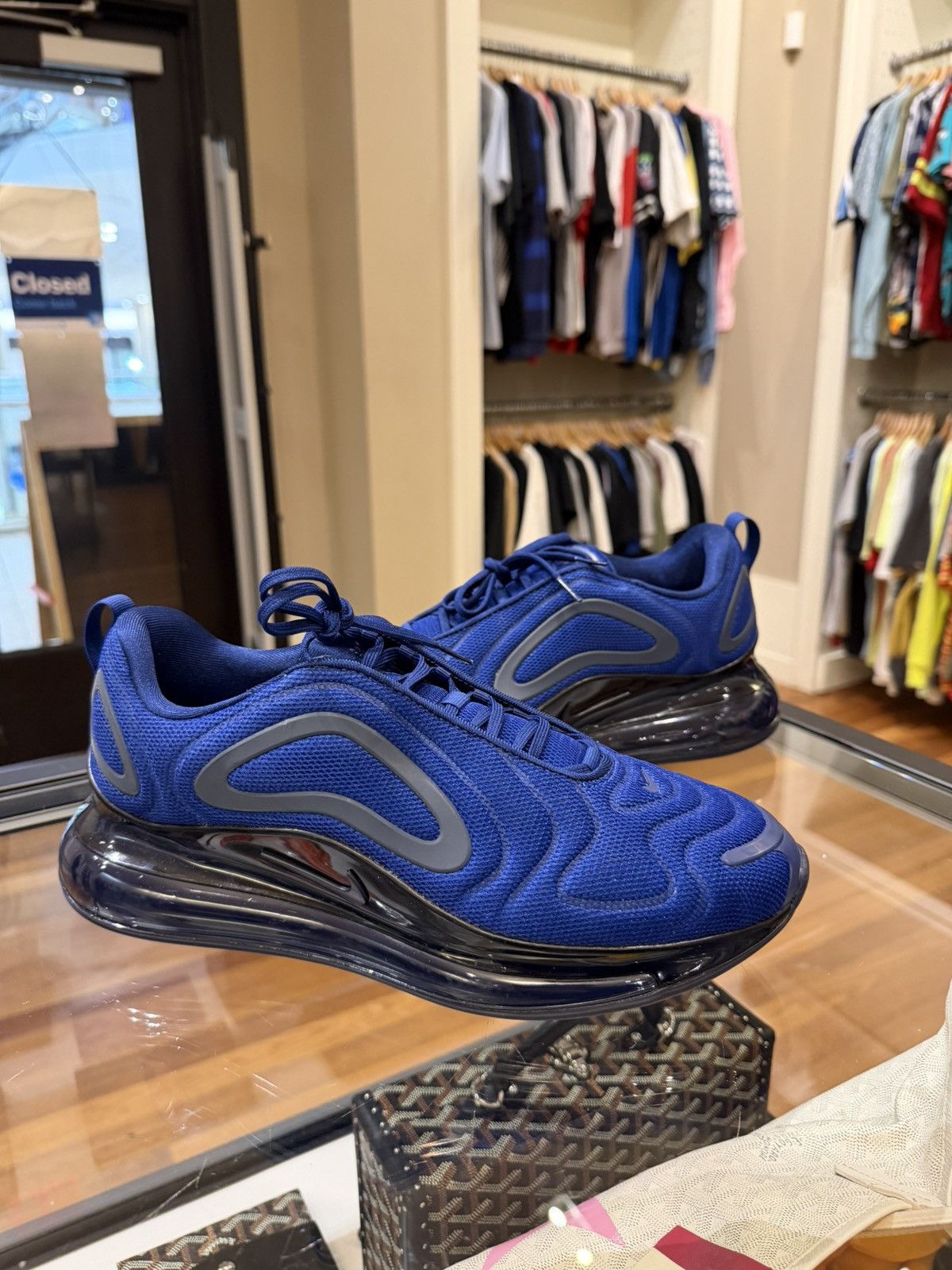 Nike Nike Air Max 720 - Midnight Navy Size US 9.5 / EU 42-43 - 1 Thumbnail