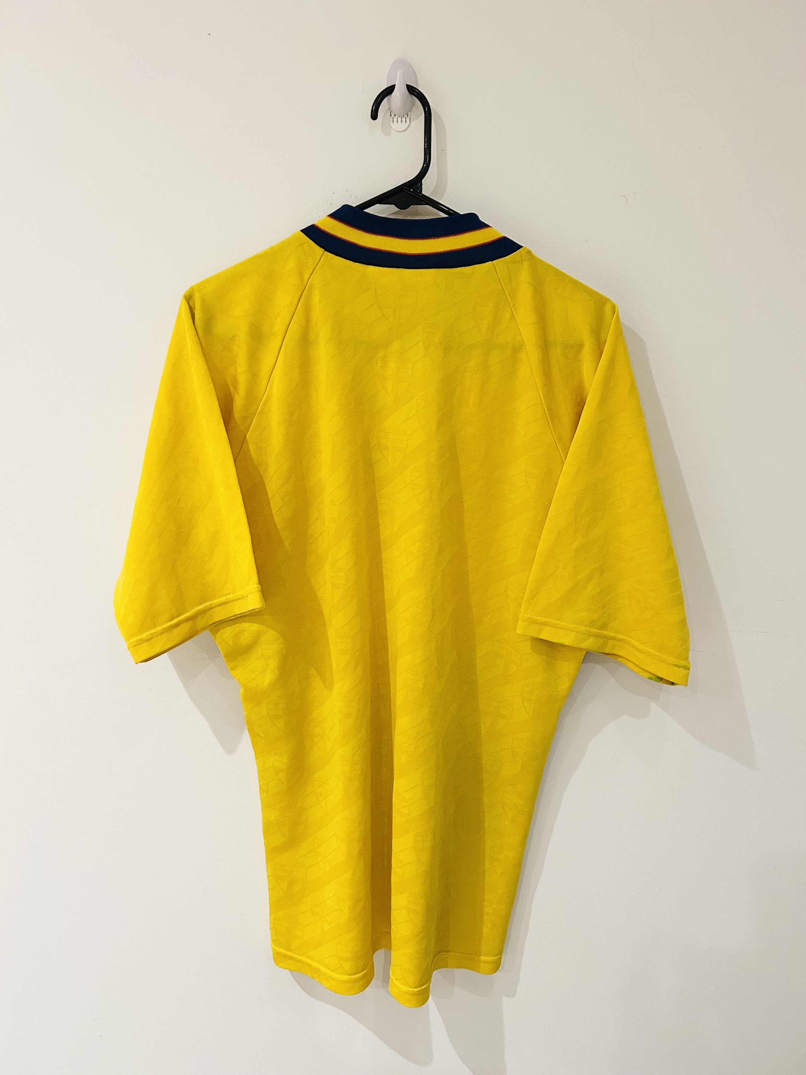 Adidas × Vintage Sweden 1994 home jersey Size US M / EU 48-50 / 2 - 2 Thumbnail