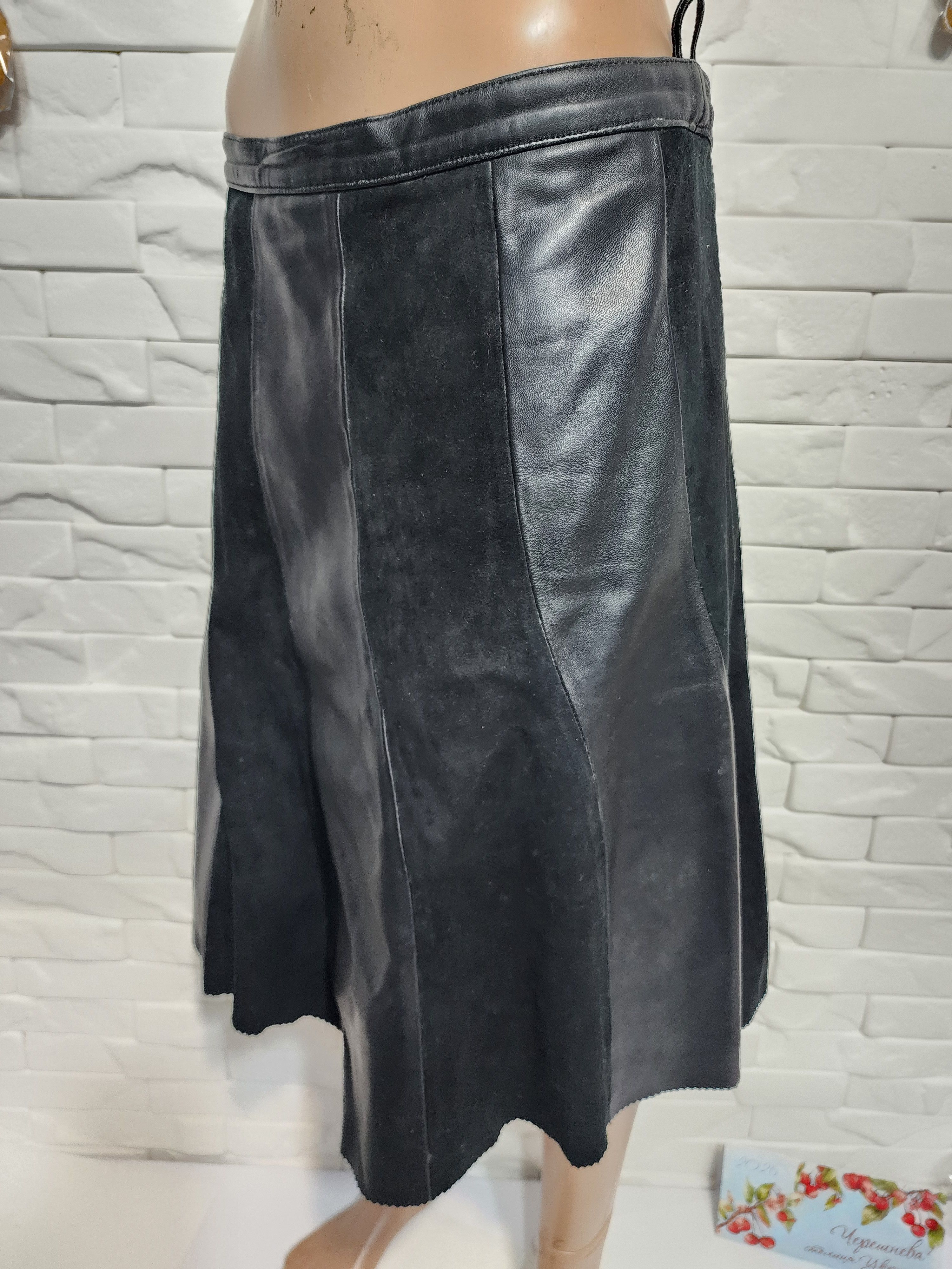 Other Black Leather & Suede Pleated Skirt Size 31" - 4 Thumbnail