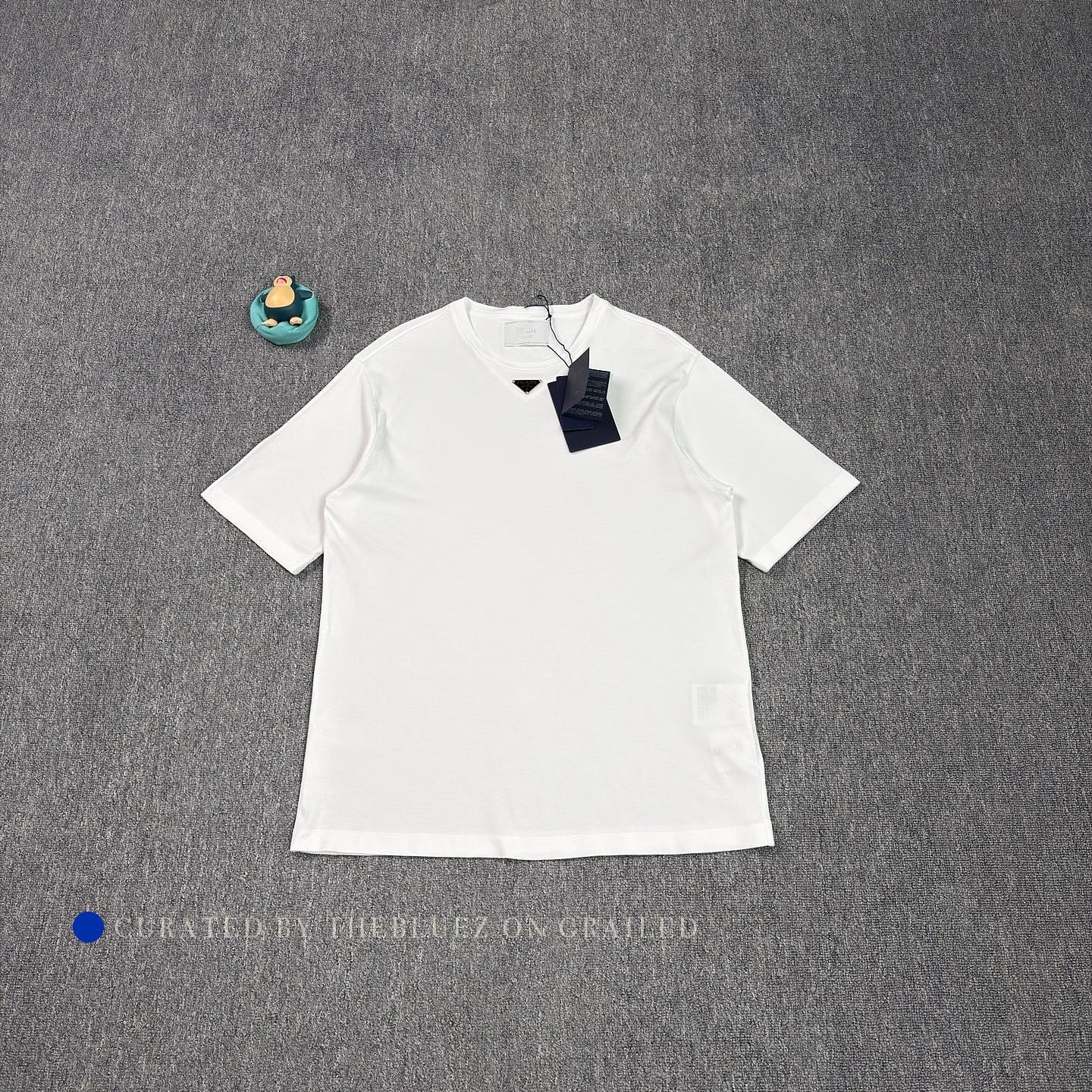 Prada Triangle Logo T-Shirt in White, Size L Size US L / EU 52-54 / 3 - 1 Thumbnail