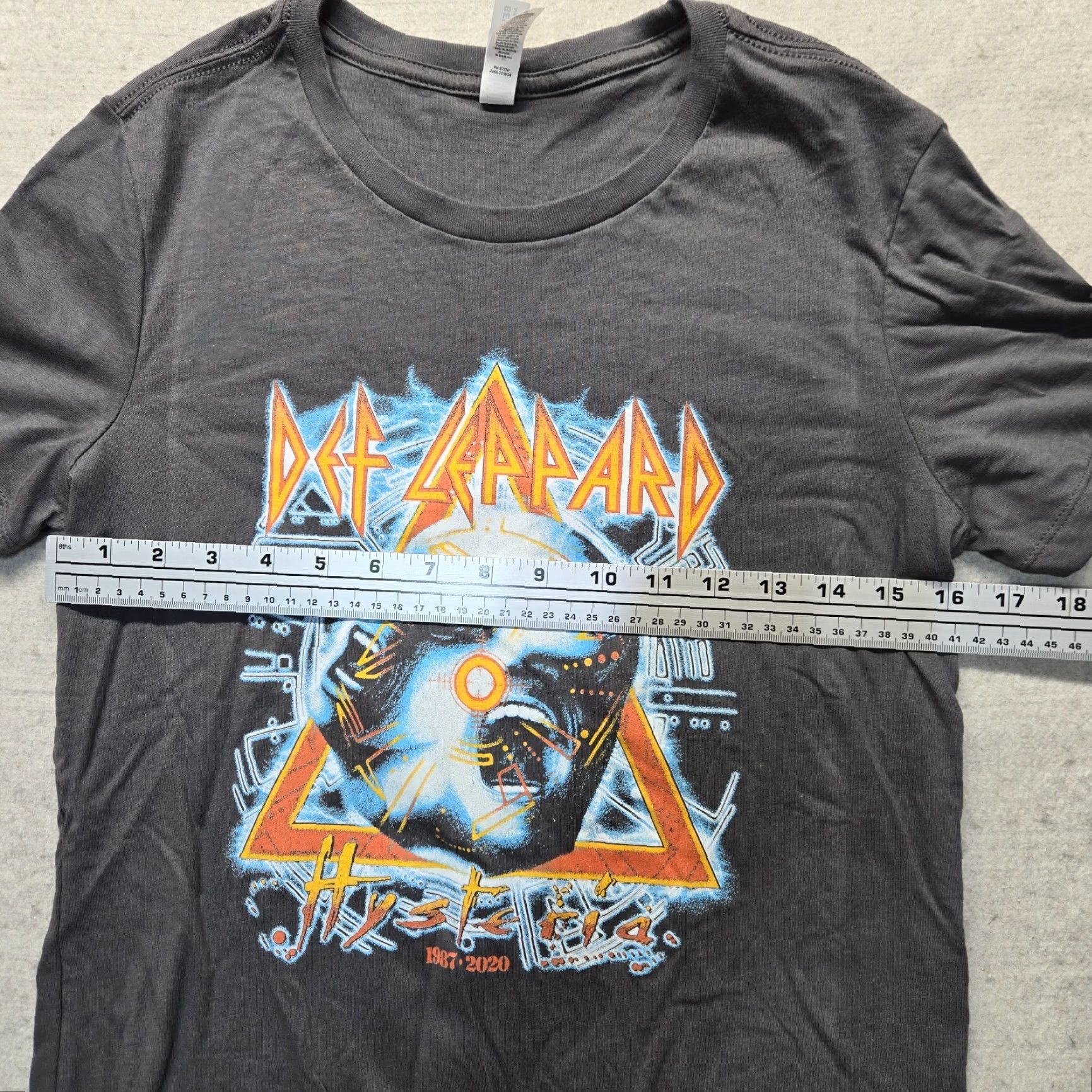 Vintage VINTAGE Def Leppard T-Shirt Black Graphic Tee Adult Small Short Sleeve Men’s S Black Logo Band Shirt 1980s Hard Rock Mens Size US S / EU 44-46 / 1 - 3 Thumbnail
