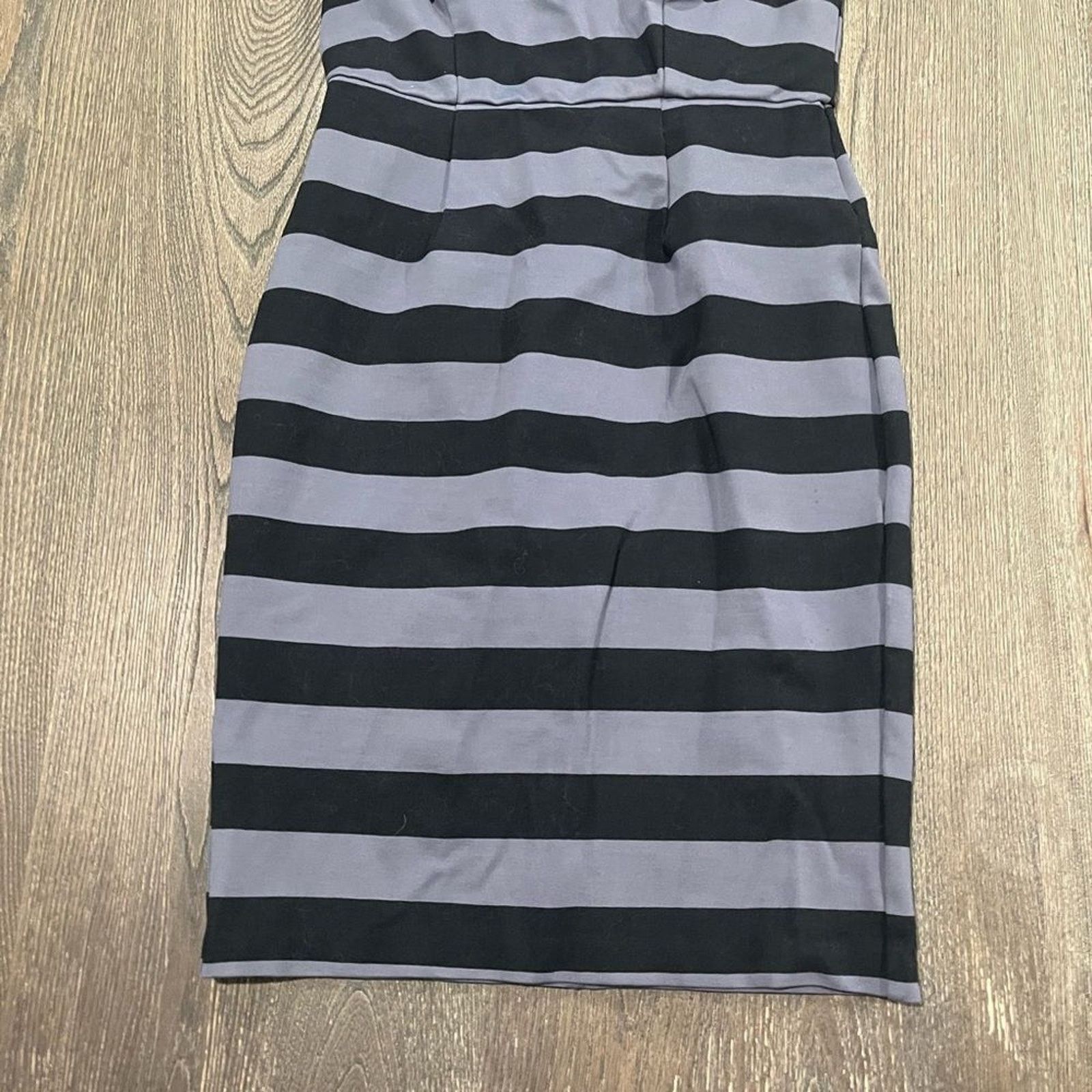 Victoria's Secret Victoria's Secret Gray Black Striped Sheath Dress Size 10 Size L / US 10 / IT 46 - 2 Thumbnail