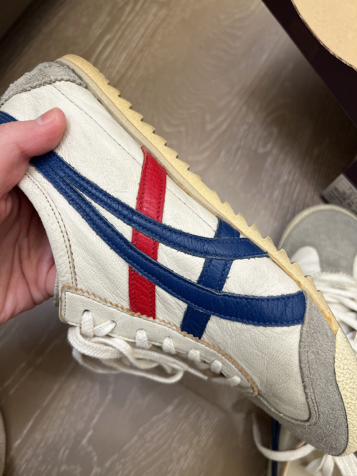 Onitsuka Tiger Onituska Tiger Mexico 66 Deluxe Size US 6 / EU 39 - 2 Thumbnail