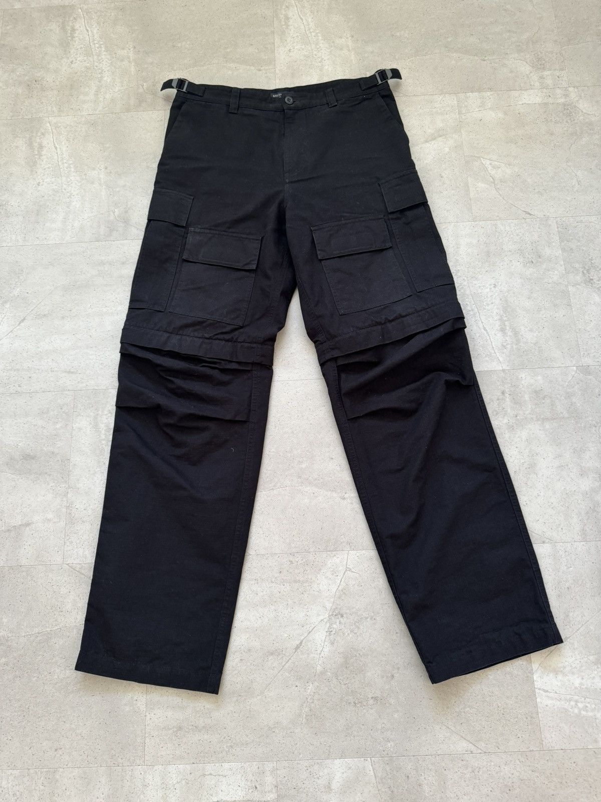 パンツ BALENCIAGA cut-up cargo pants Women's Cut-up Cargo Pants in Black | Balenciaga NL