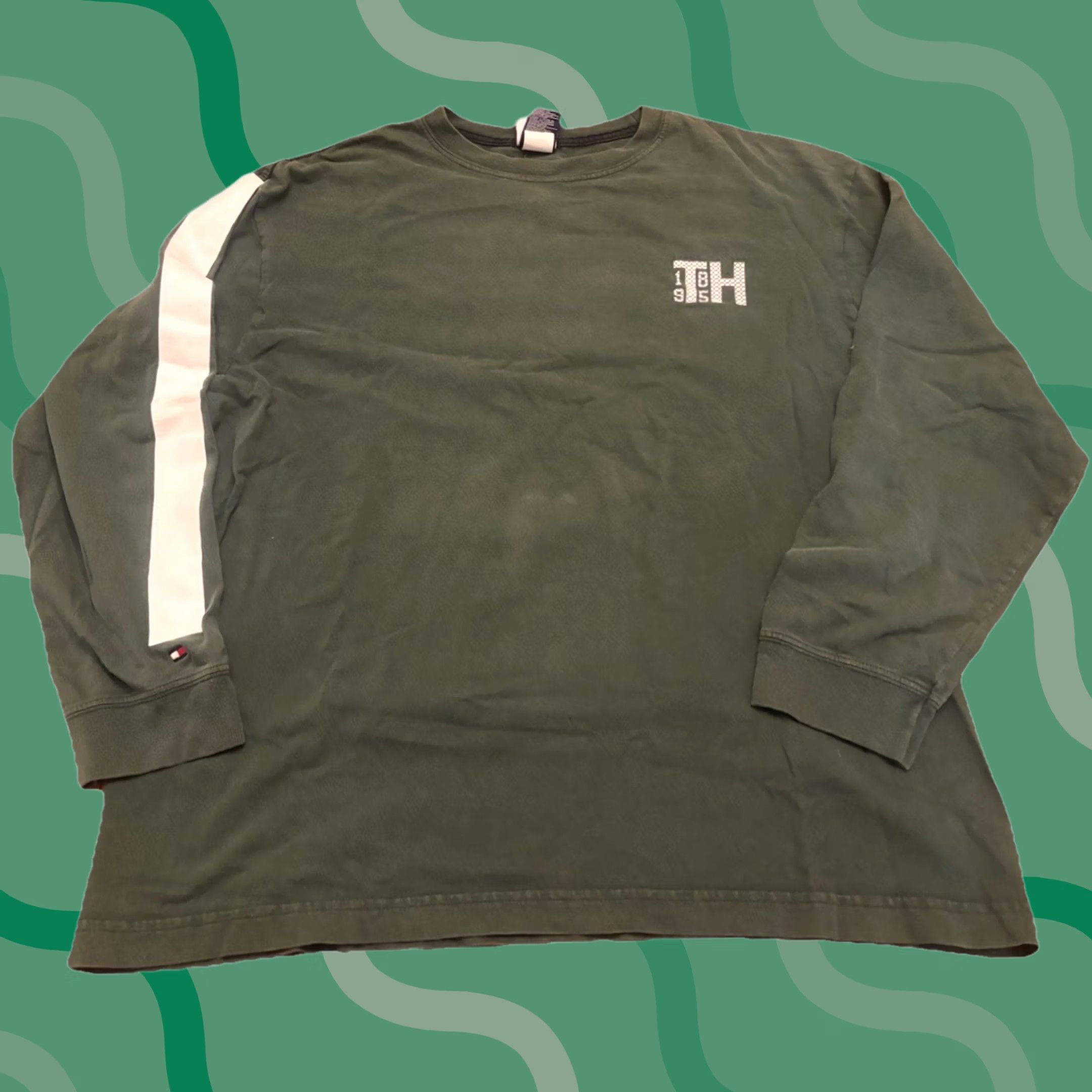 Tommy Hilfiger VINTAGE Tommy Hilfiger Graphic T Shirt Long Sleeve L Green Mens 90s Streetwear XL fit L Size US L / EU 52-54 / 3 - 1 Thumbnail