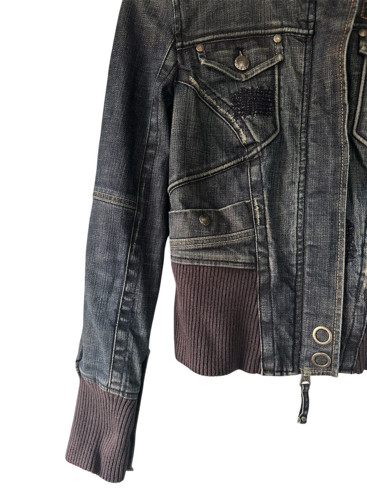 Armani Exchange 2000s VTG DISTRESSED ARMANI ZIP BUTTON STUDDED DENIM JACKET Size US XS / EU 42 / 0 - 7 Thumbnail