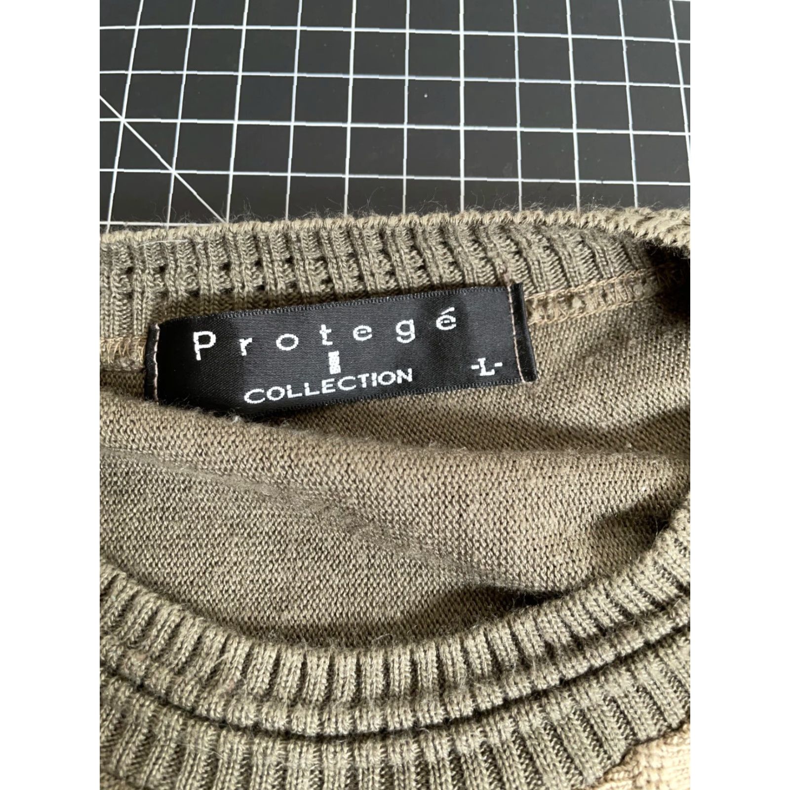 Vintage VINTAGE Protege Striped Sweater Adult Large Green White Knit Crew Neck Mens L Lightweight Christmas Casual 90s Retro Hipster Pullover Size US L / EU 52-54 / 3 - 4 Thumbnail