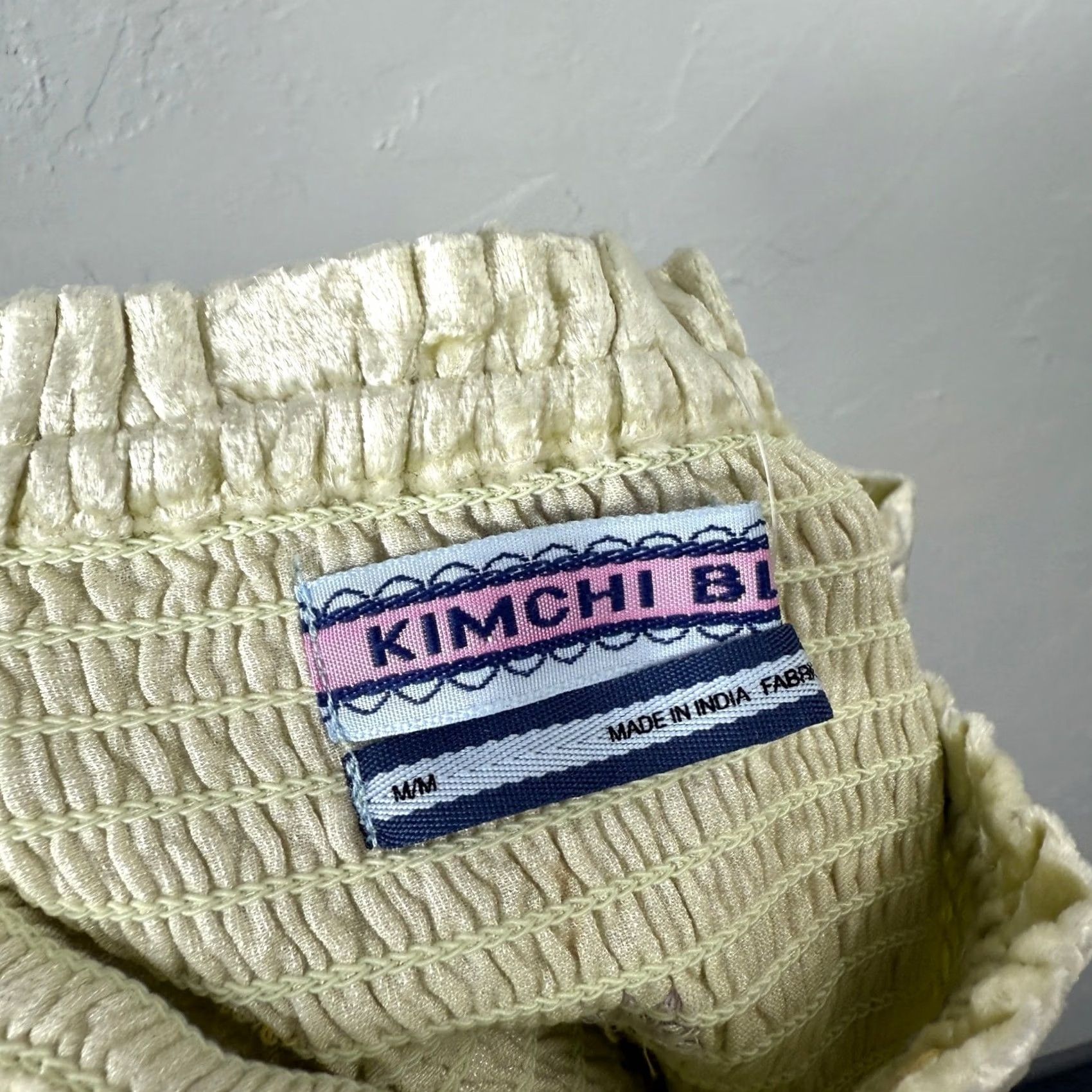 Vintage Kimchi Blue Floral Velvet Embroidered Smocked Tie Shirt M Women's Yellow Size M / US 6-8 / IT 42-44 - 6 Thumbnail