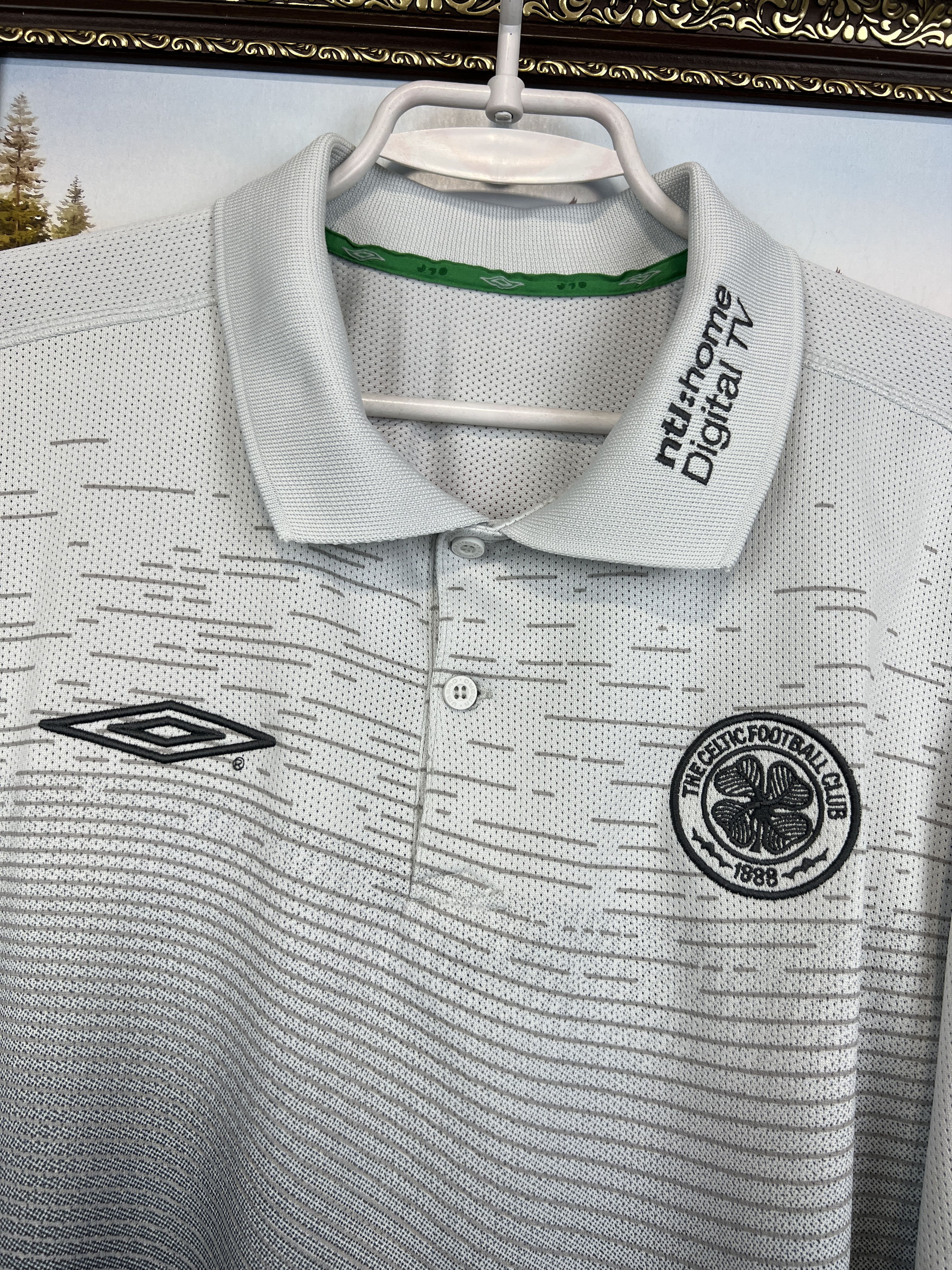 Umbro Vintage Celtic Football Train Polo Soccer Jersey Trikot Size US L / EU 52-54 / 3 - 3 Thumbnail