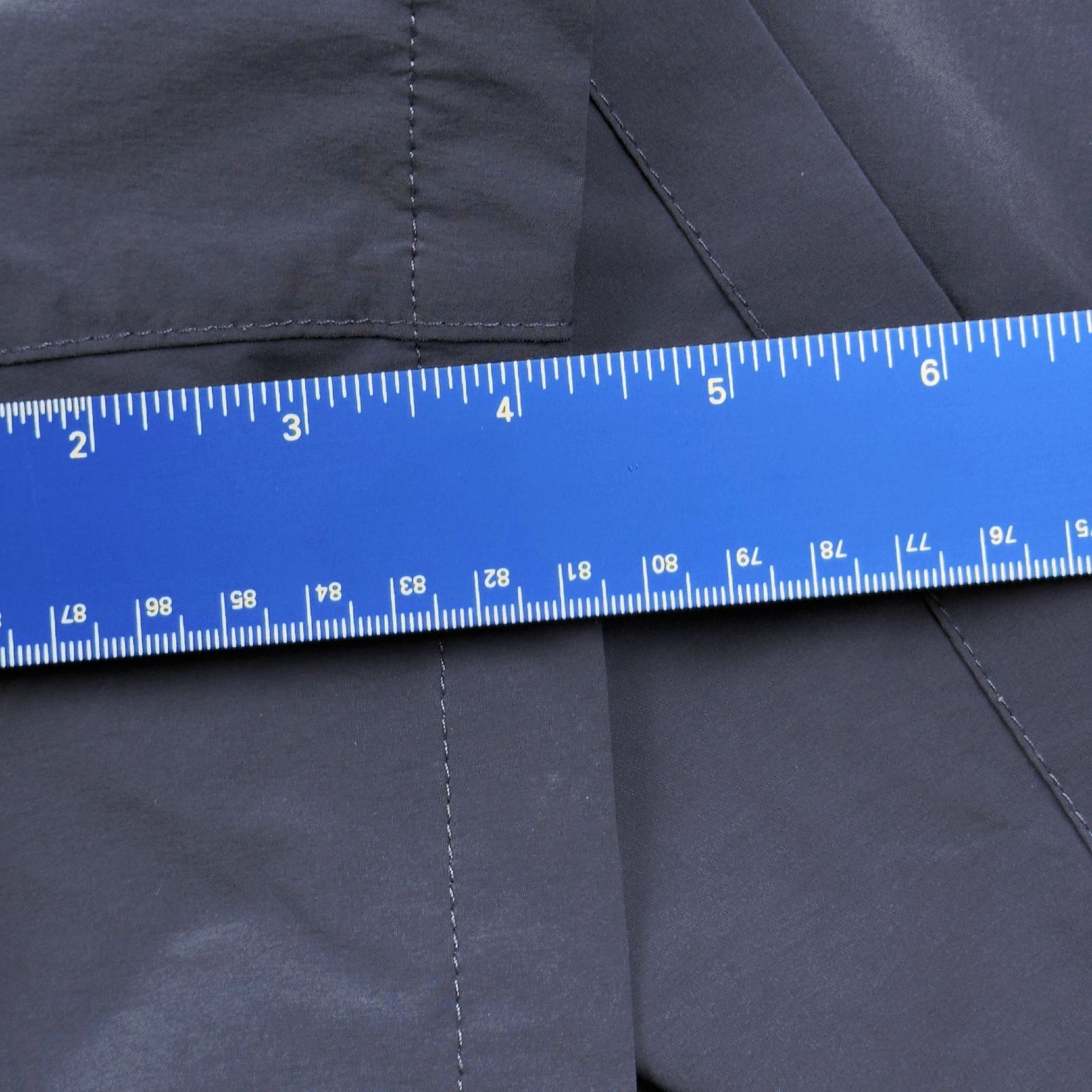 Fjallraven FjallravenHigh Coast Lite Navy 4" Short 4" Retail $90 Size 32" / US 10 / IT 46 - 9 Thumbnail