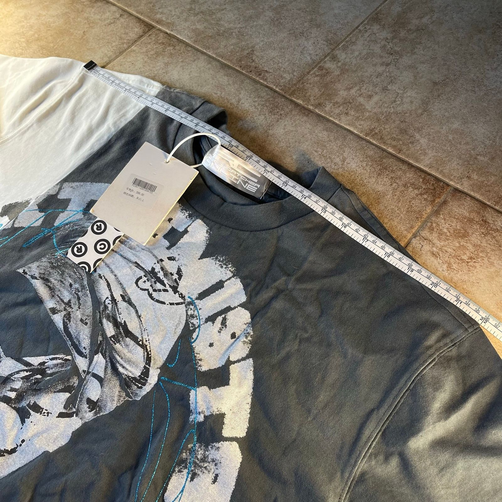 Japanese Brand Y2k Streetwear Graphic Print T-Shirt Black White Tee size L Size US L / EU 52-54 / 3 - 7 Thumbnail