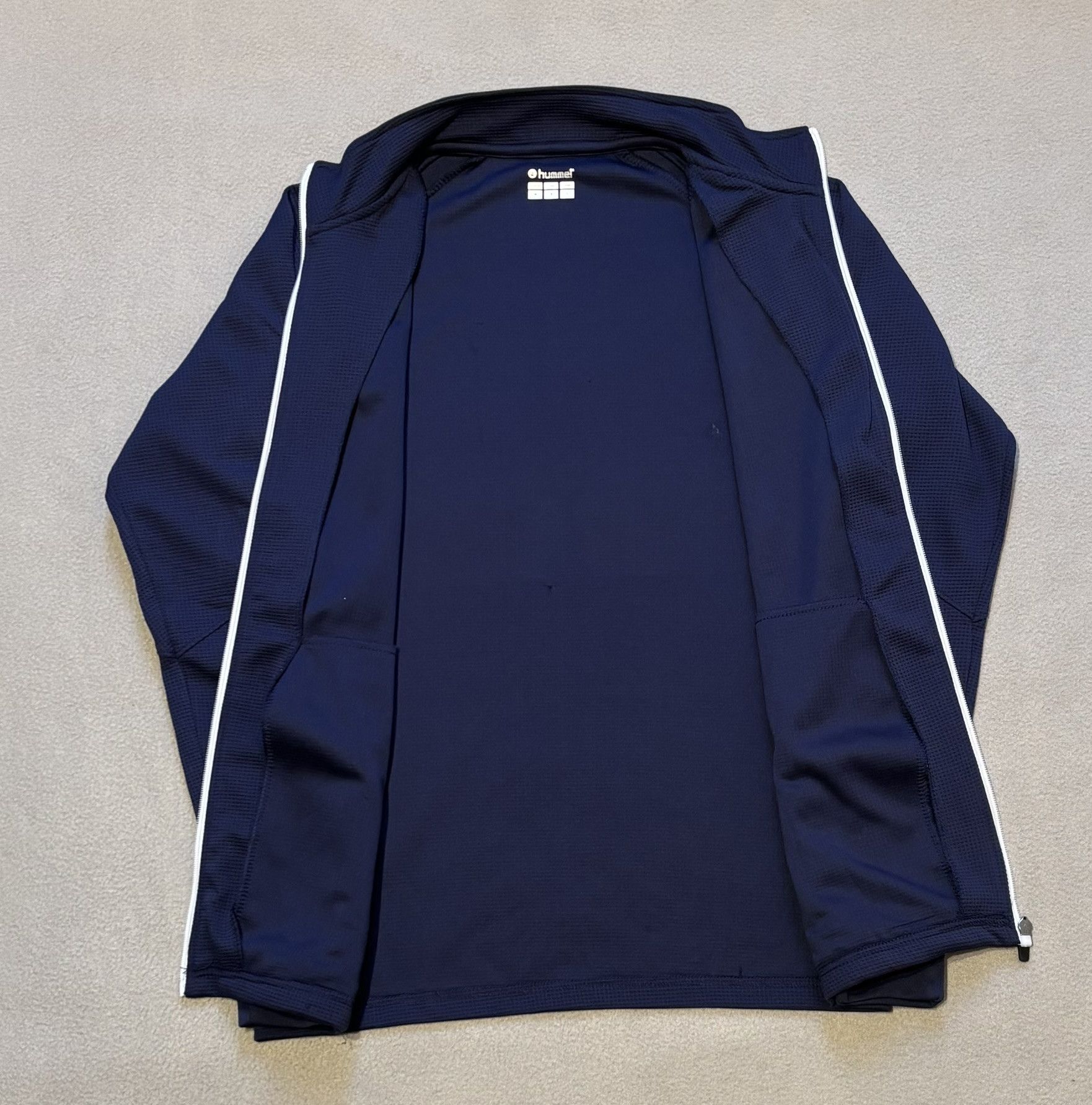 Hummel Vegger IF Hummel Denmark Football Sweatshirt size M Size US M / EU 48-50 / 2 - 14 Thumbnail