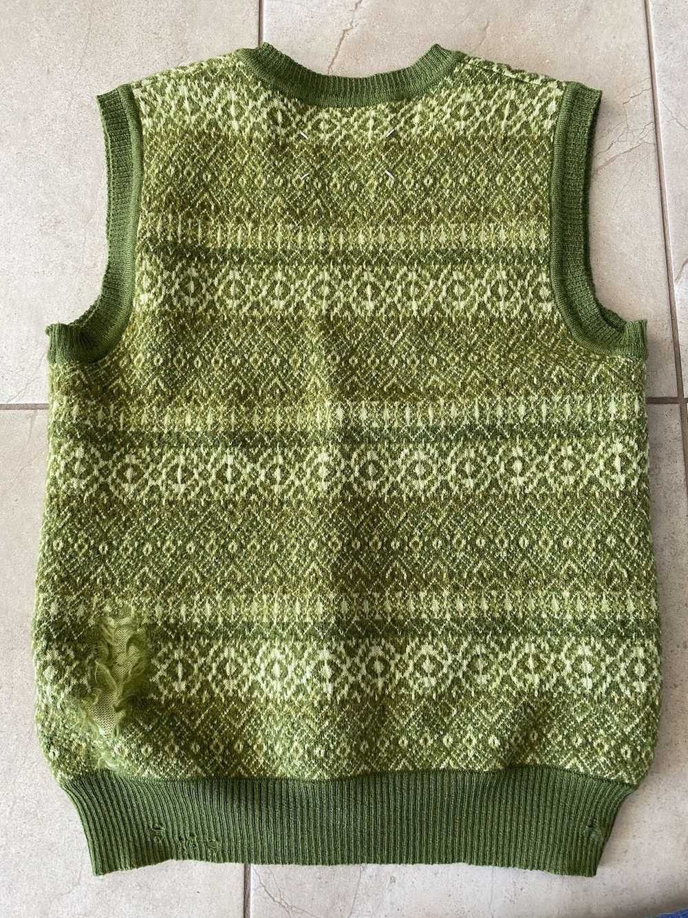 Maison Margiela o1tko10526 Distressed Jacquard Knit Vest in Khaki Size XS / US 0-2 / IT 36-38 - 2 Thumbnail