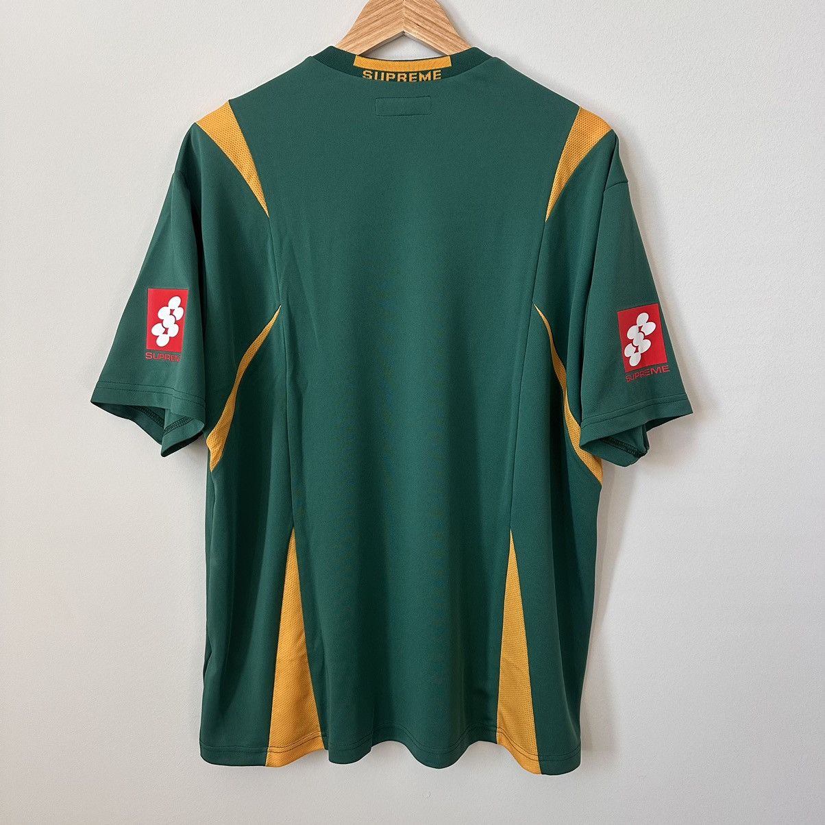 【SUPREME】CREST SOCCER JERSEY GREEN - 24FW Supreme Crest Soccer Jersey (FW24) - $98
