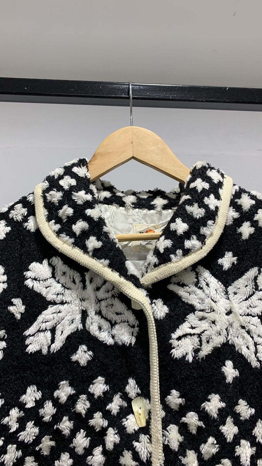 Ellesse × Japanese Brand Ellesse Navajo Fleece Quilted Winter Puffer Jacket Size L / US 10 / IT 46 - 16 Thumbnail