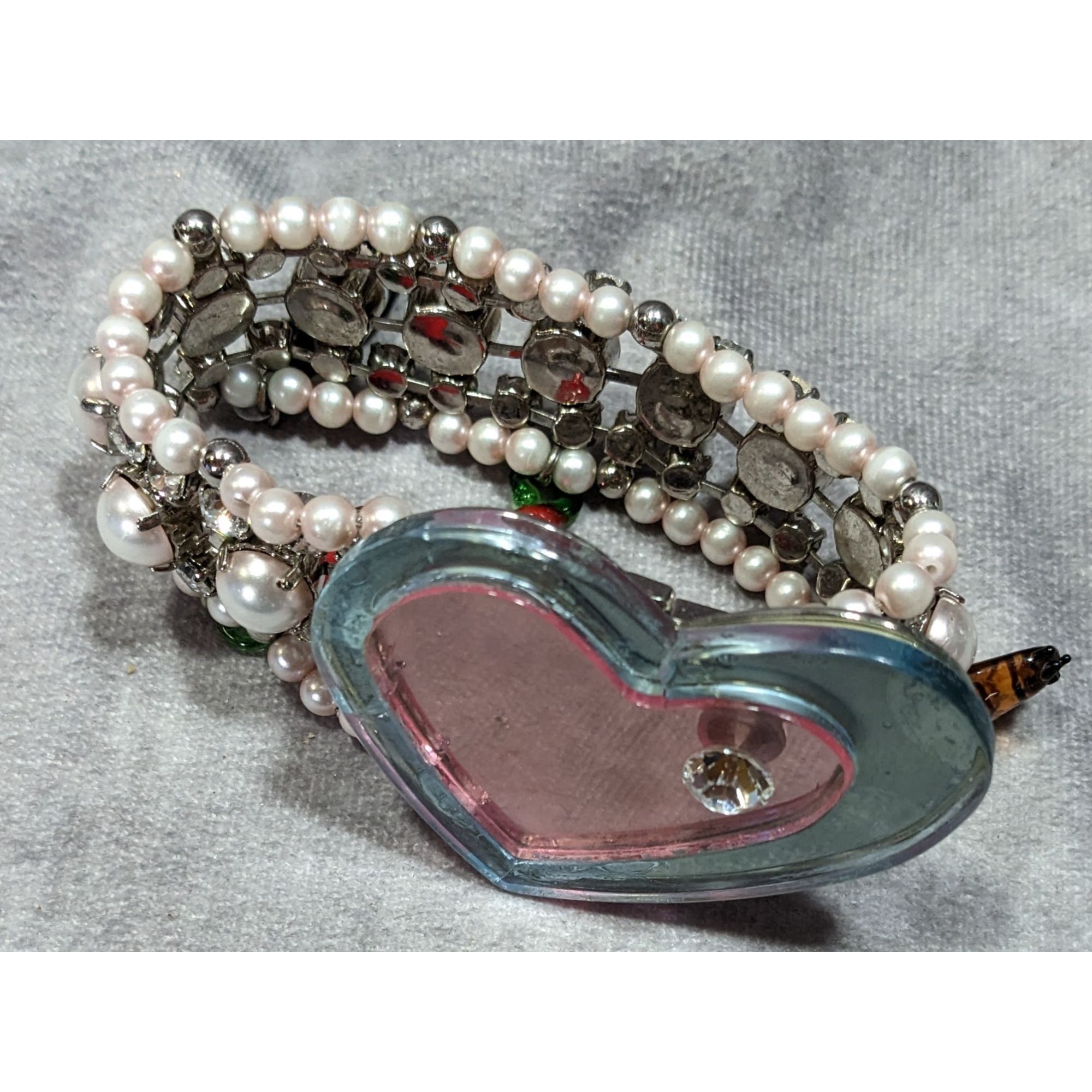 Miu Miu Rare Limited Edition Miu Miu Glass Heart Faux Pearl Glass Ch Size ONE SIZE - 13 Thumbnail