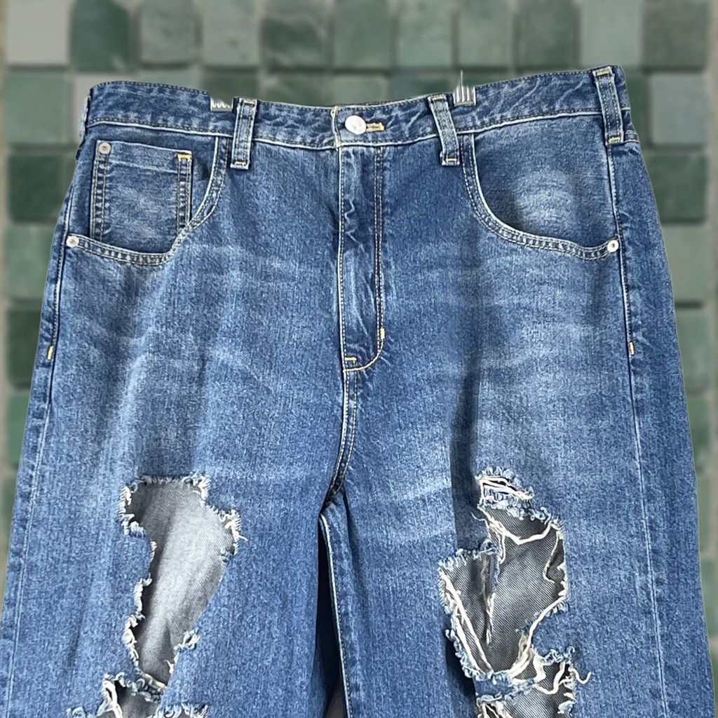 Vintage VINTAGE Anthropologie Pilcro Joey High Rise Straight Jeans Womens 31 Destroyed Denim Size 24" / US 00 / IT 34 - 1 Thumbnail