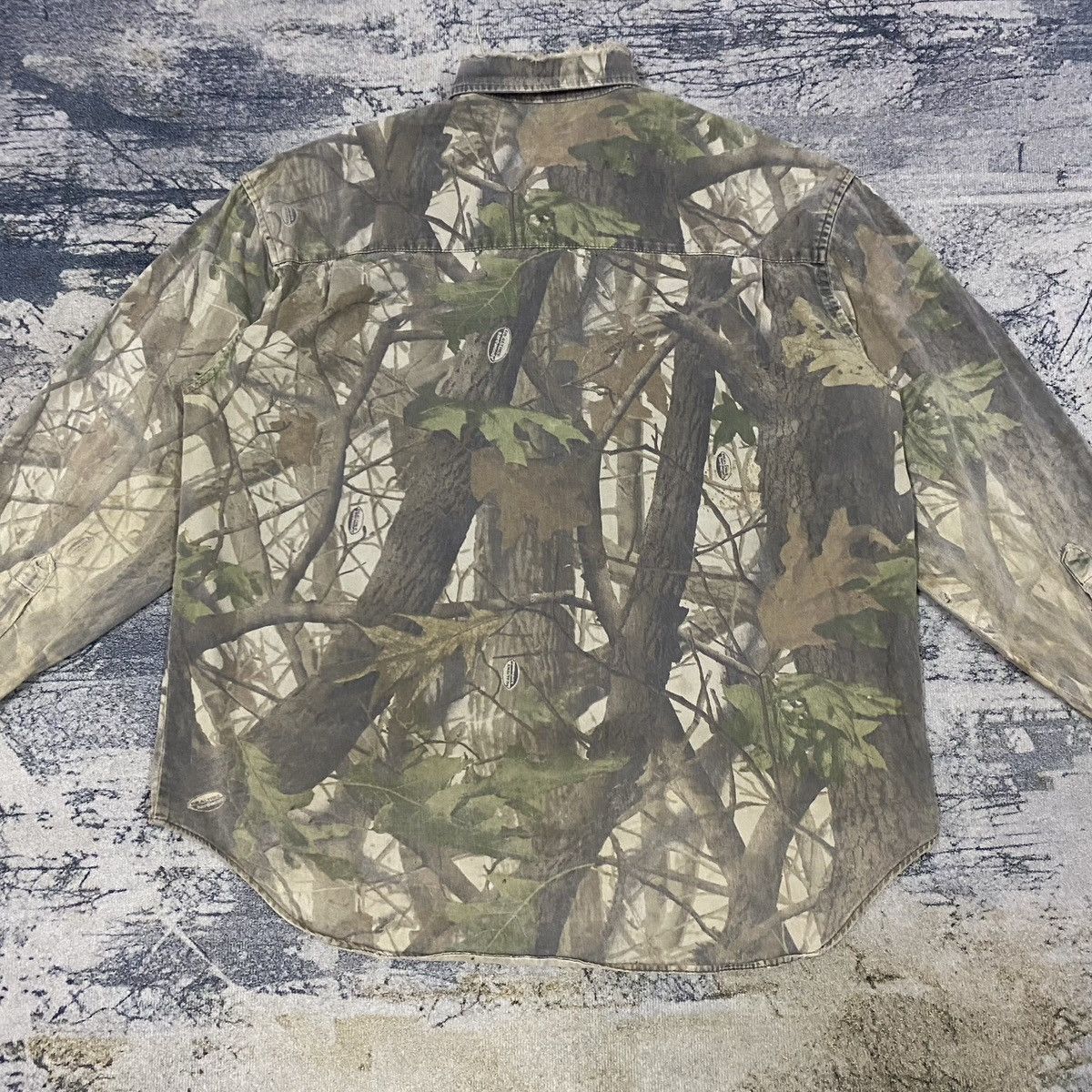 Japanese Brand × Realtree × Vintage Vintage Realtree Hardwoods by Duxbak Thrasher Button Up Size US XL / EU 56 / 4 - 13 Thumbnail
