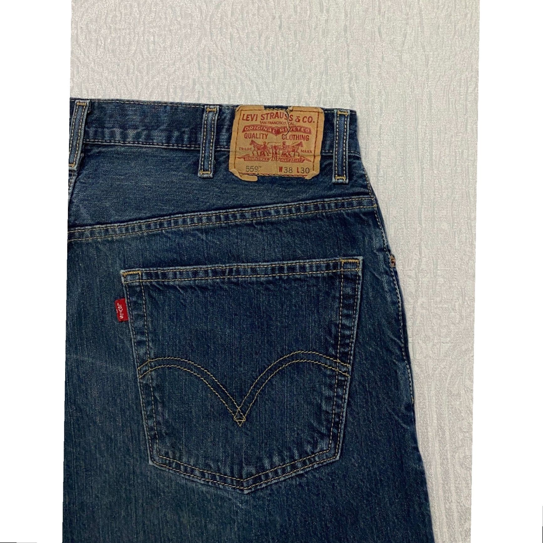 Levi's VINTAGE Levis 559 Jeans Men's 38x30 Blue Relaxed Straight Whiskers Wide Leg Faded Jeans Blue Mens Regular 38x30 Levi's 559 Straight Leg USA 500 Series Size US 38 / EU 54 - 3 Thumbnail