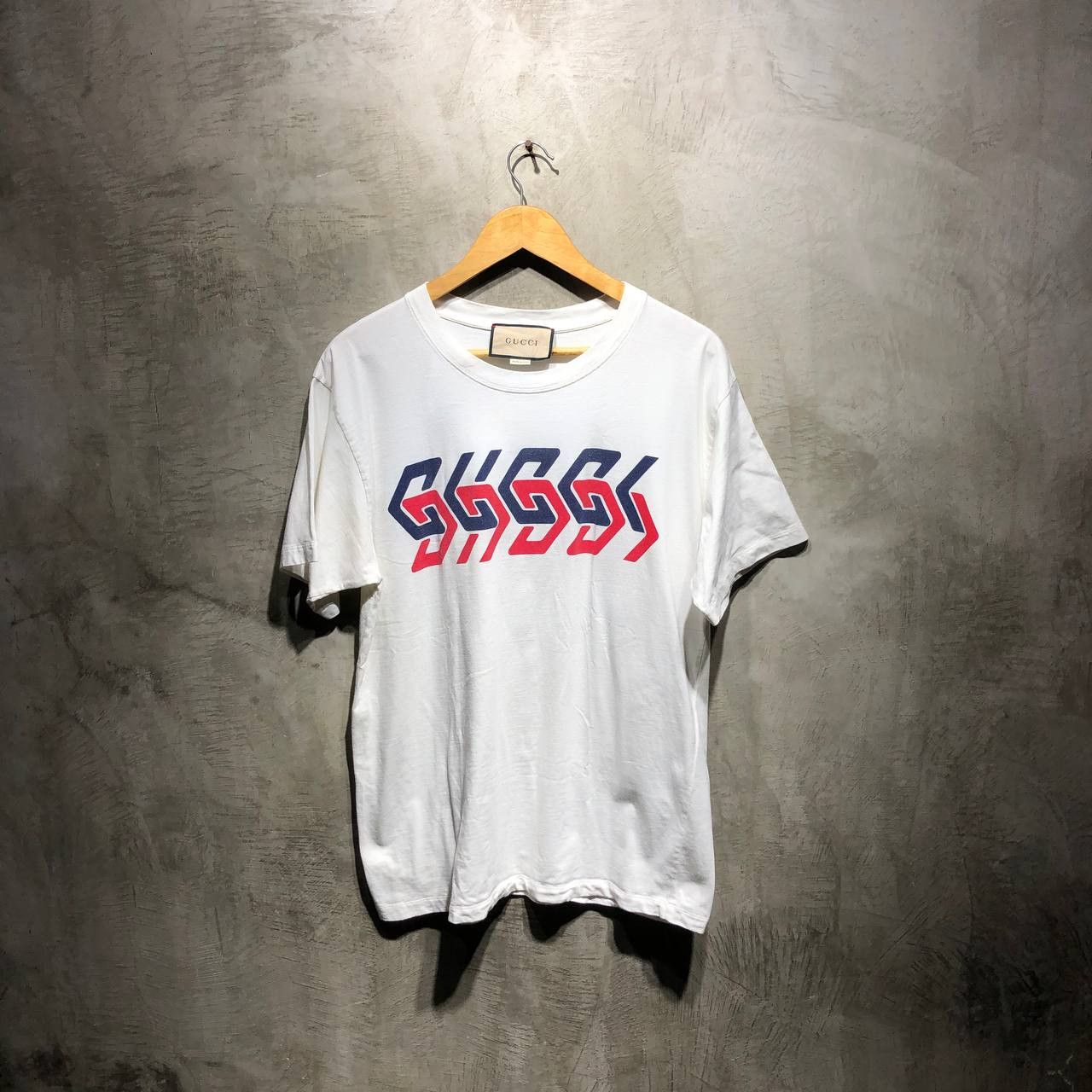 Gucci Mirror logo t shirt | Grailed