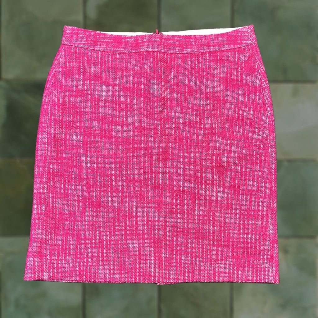 Banana Republic VINTAGE? No. Banana Republic Pink Textured Lined Skirt Womens 6 Short A-Line Slit Dress? Size 28" / US 6 / IT 42 - 1 Thumbnail