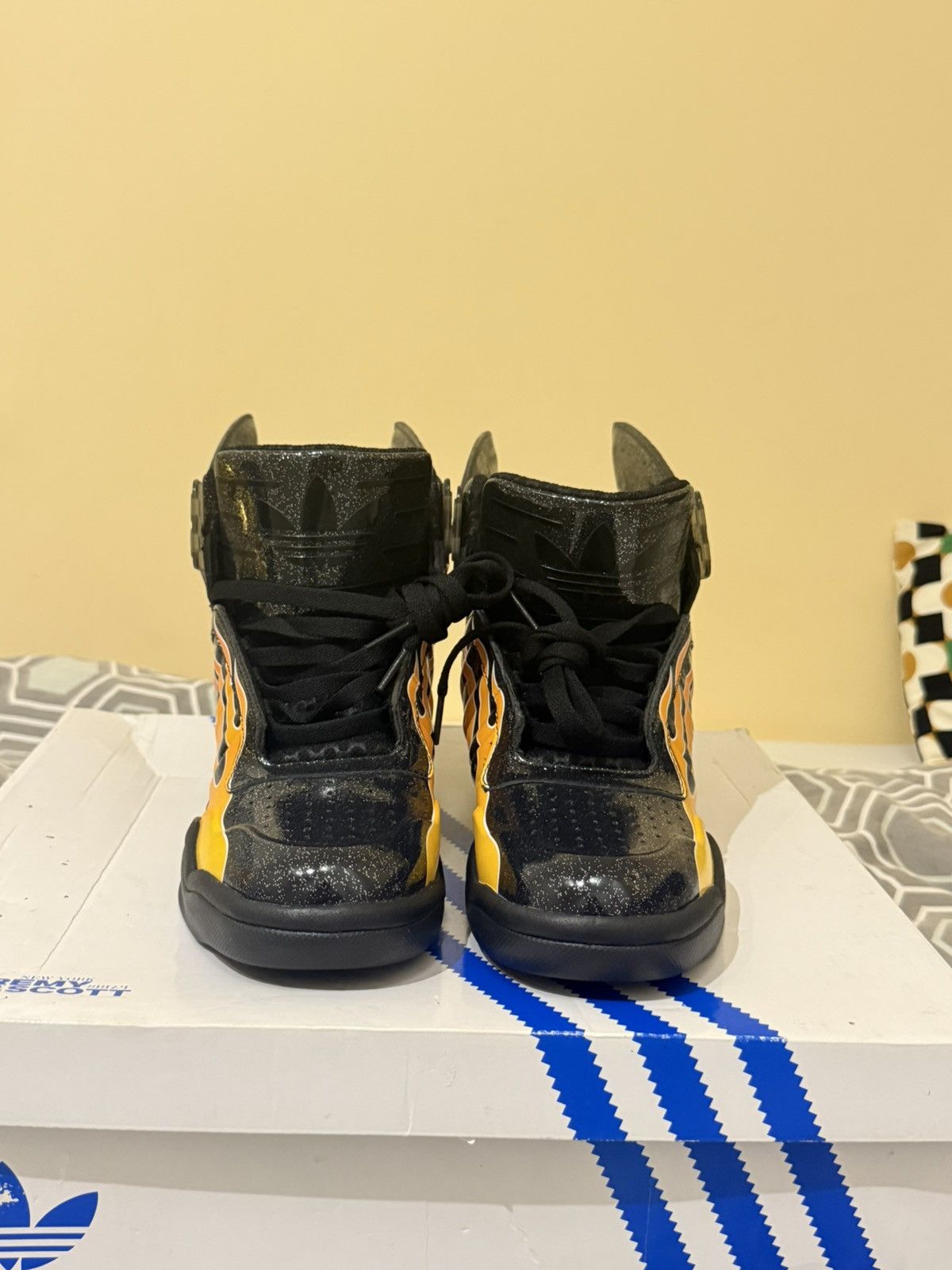 Adidas × Jeremy Scott JS Flame fin Size US 7 / EU 40 - 3 Thumbnail