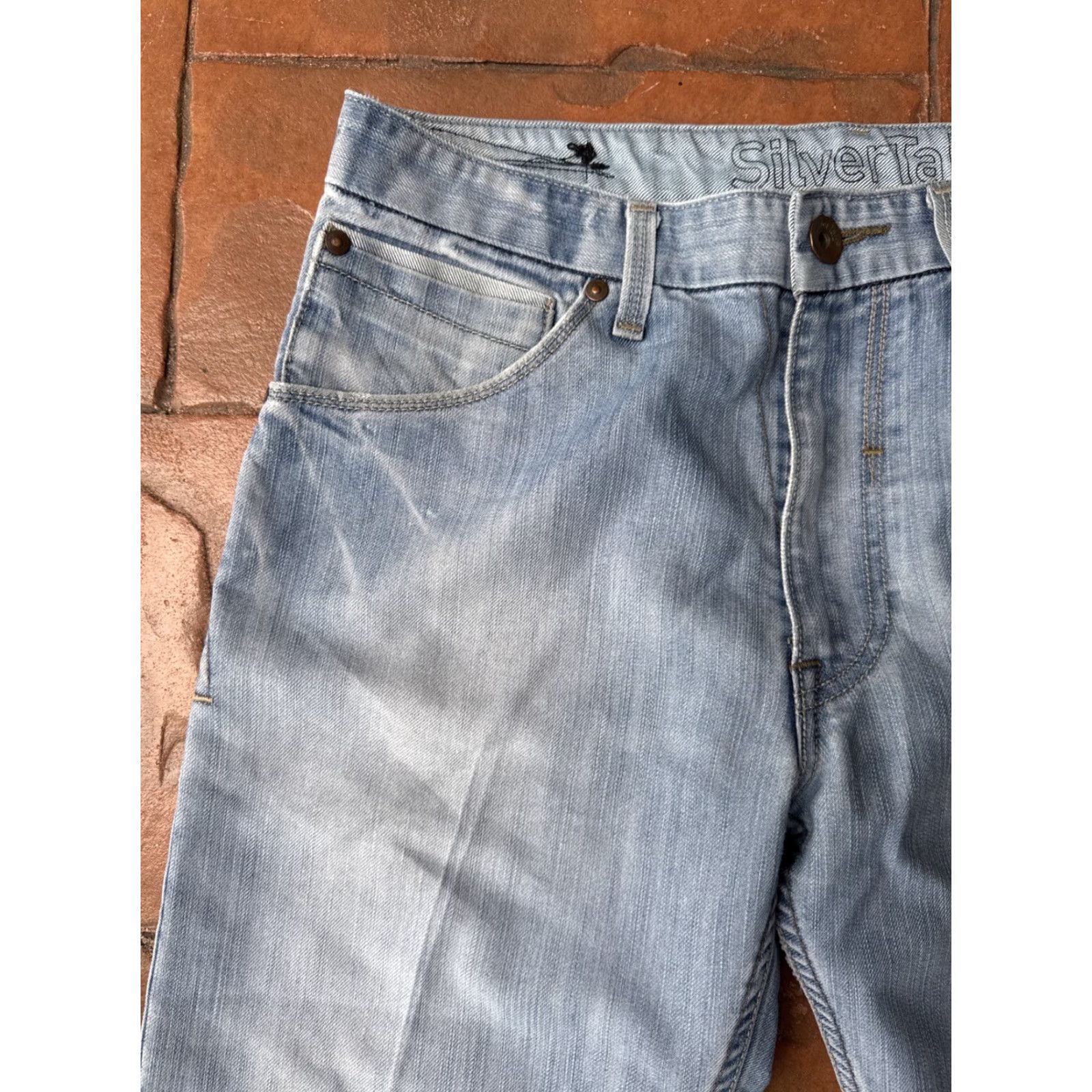 Levi's VINTAGE Levi's Silvertab Bootcut Jeans Mens 33x30 Blue Denim 90s Grunge Logo Pocket Distressed Size US 33 - 5 Thumbnail