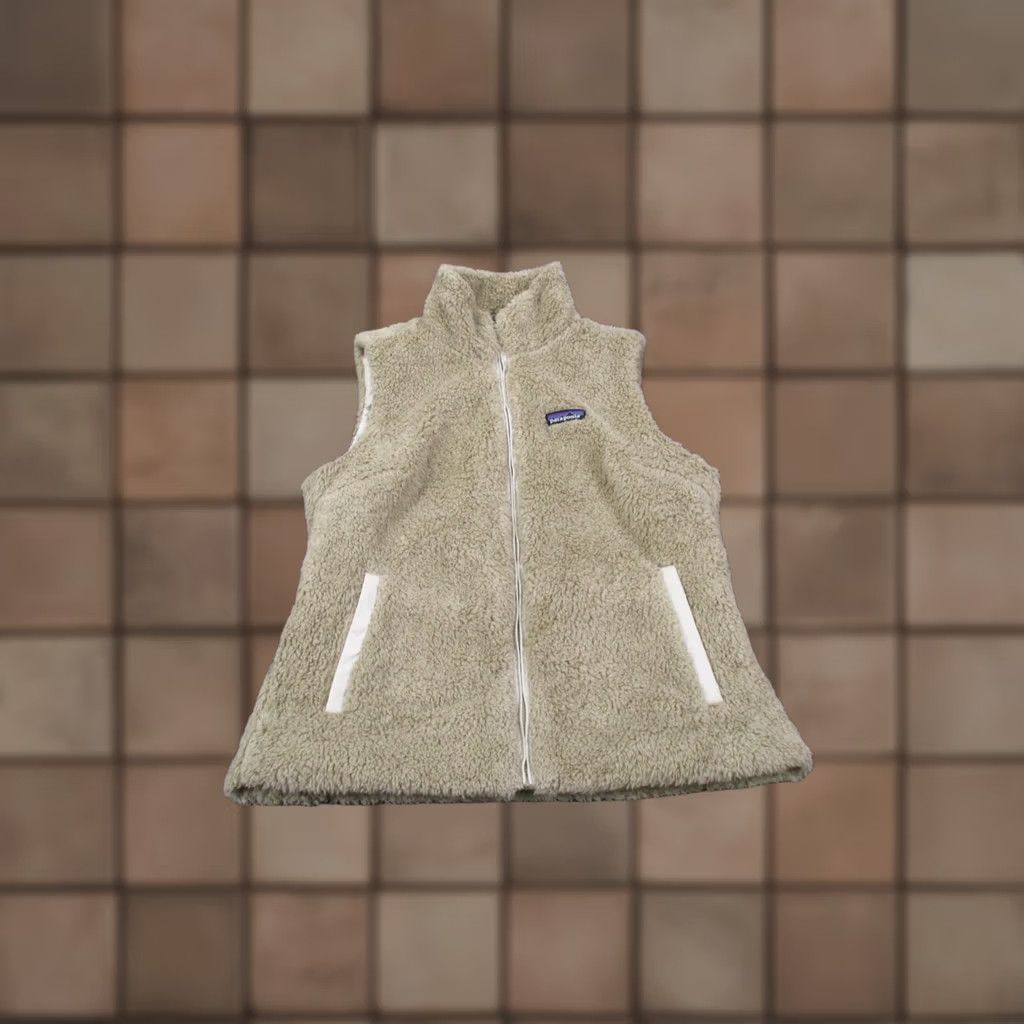 Patagonia Patagonia Vest Beige Fleece Fuzzy Outdoor Camping Womens L Size L / US 10 / IT 46 - 1 Thumbnail
