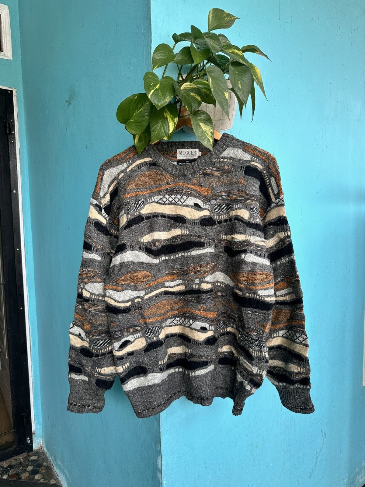 Coogi × Designer × Vintage Vintage Mugger Knitwear Italian Sweater Size US M / EU 48-50 / 2 - 1 Thumbnail